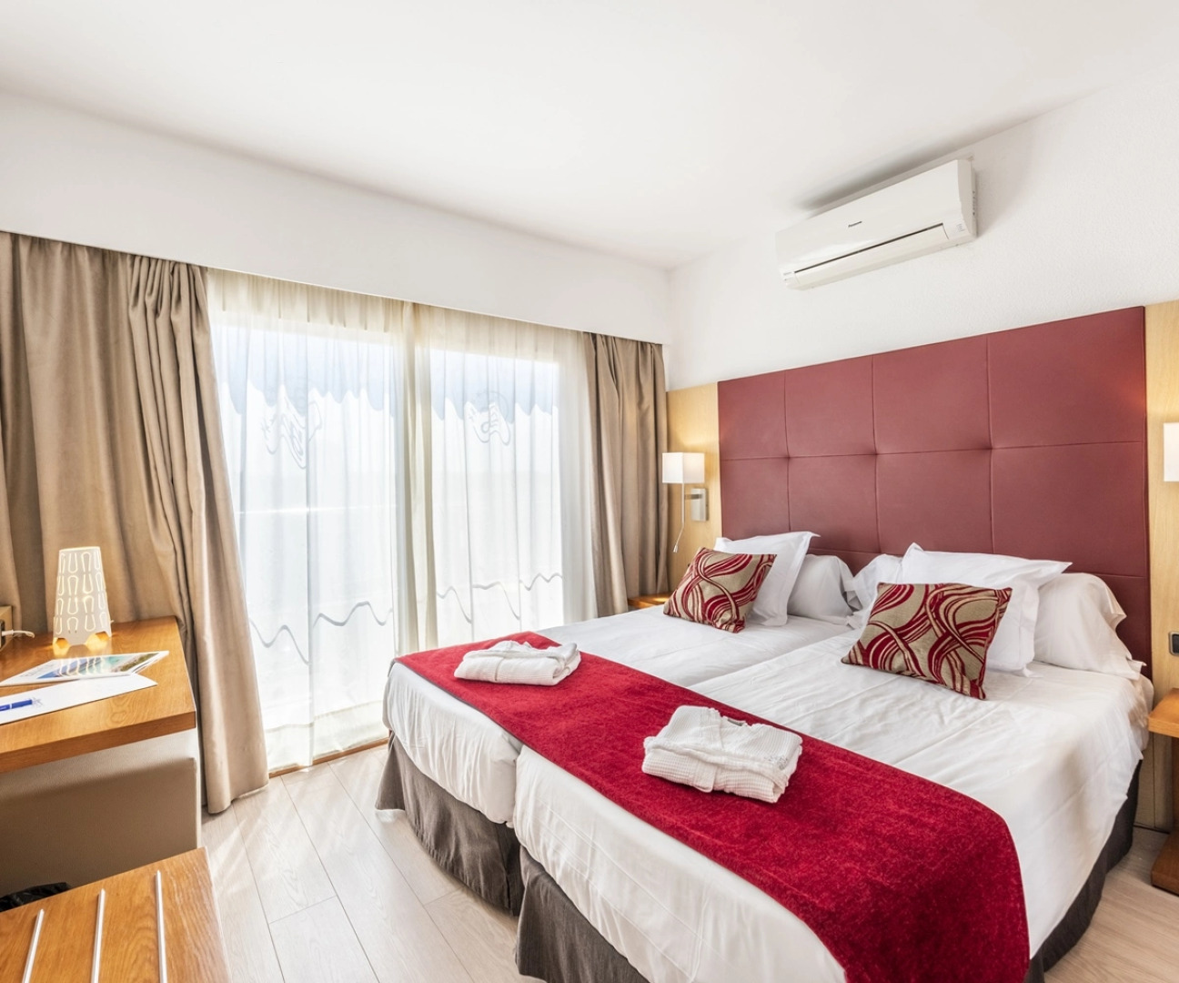 Отель THB Gran Bahia Hotel and Apartments