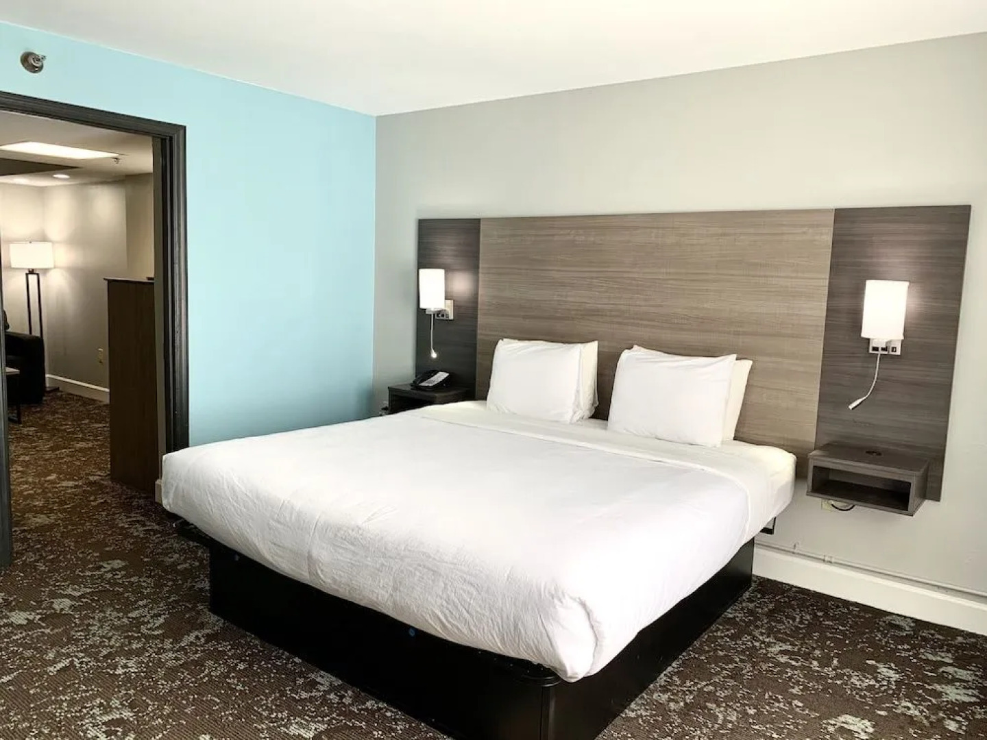 Elwood Hotel & Suites