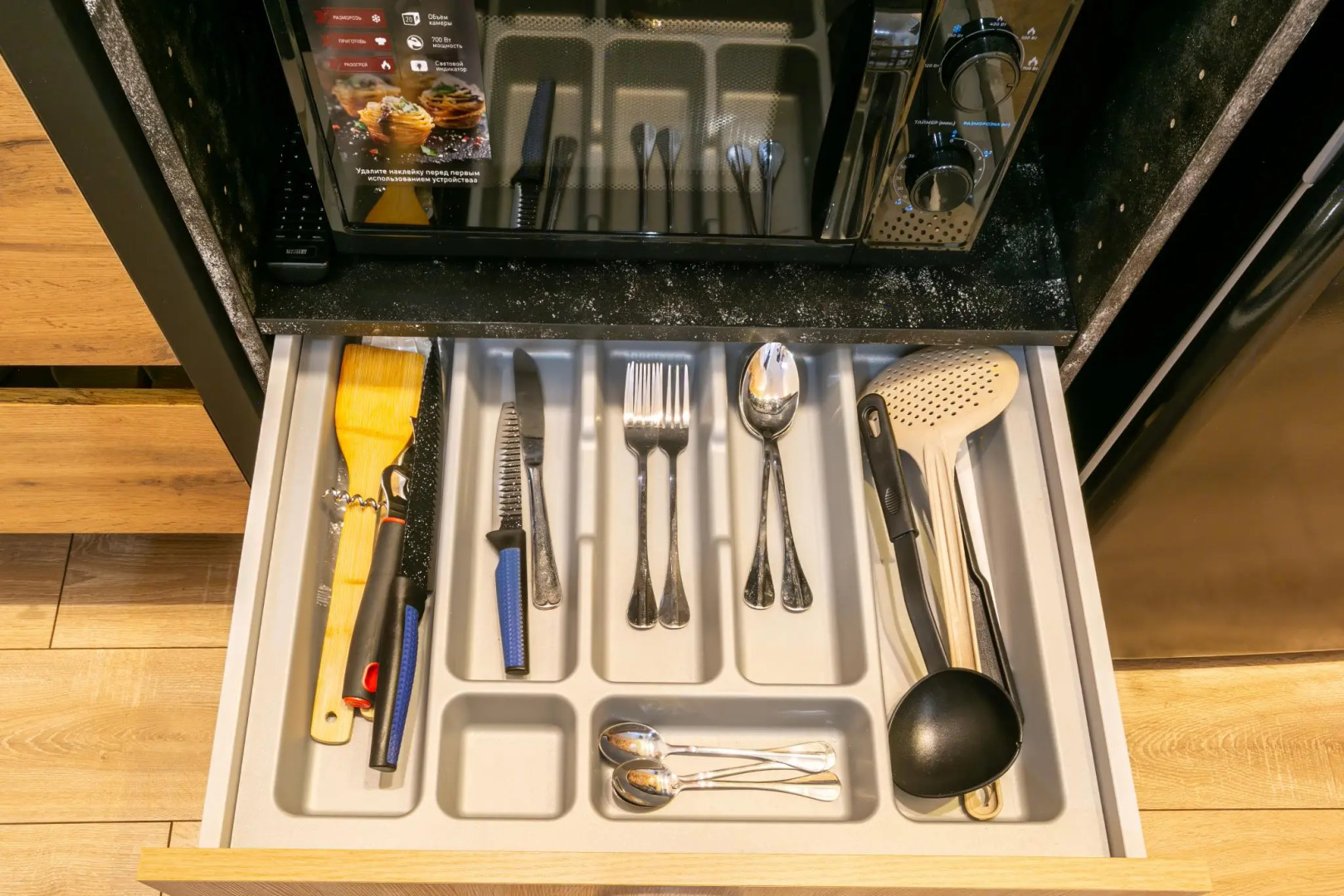 SeApart. На Большом 13 (бывш. Апартаменты на Большом проспекте Петроградской Стороны)