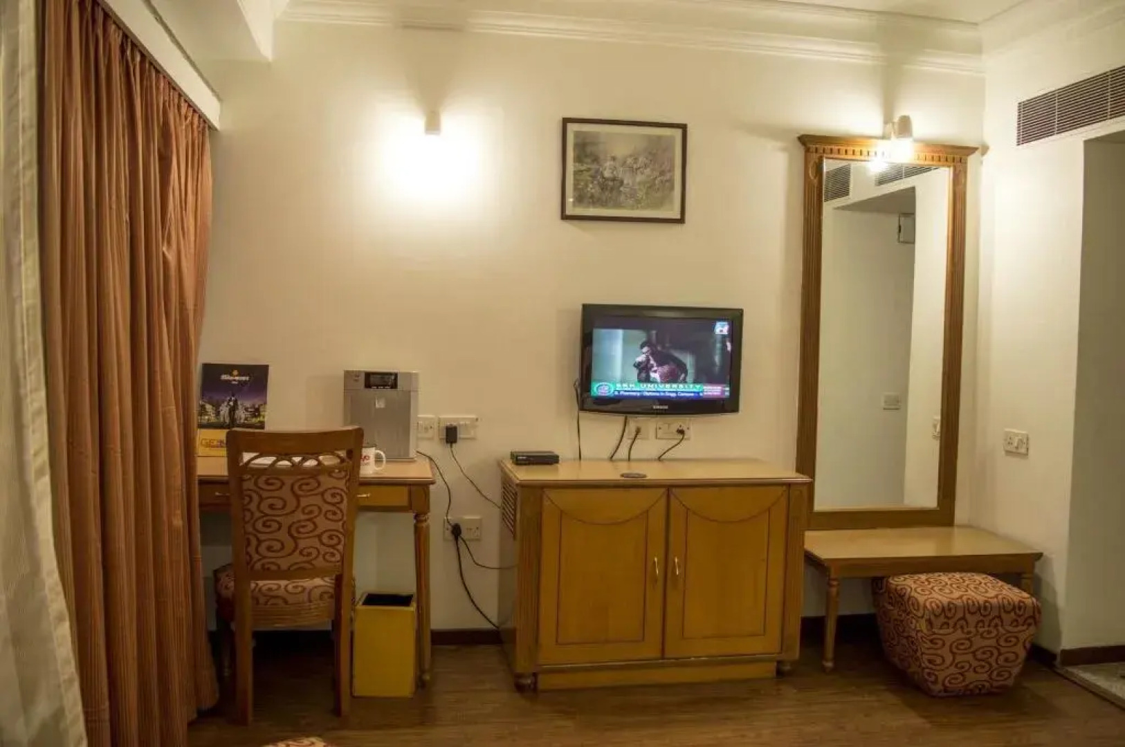 OYO Premium Zone I MP Nagar 2