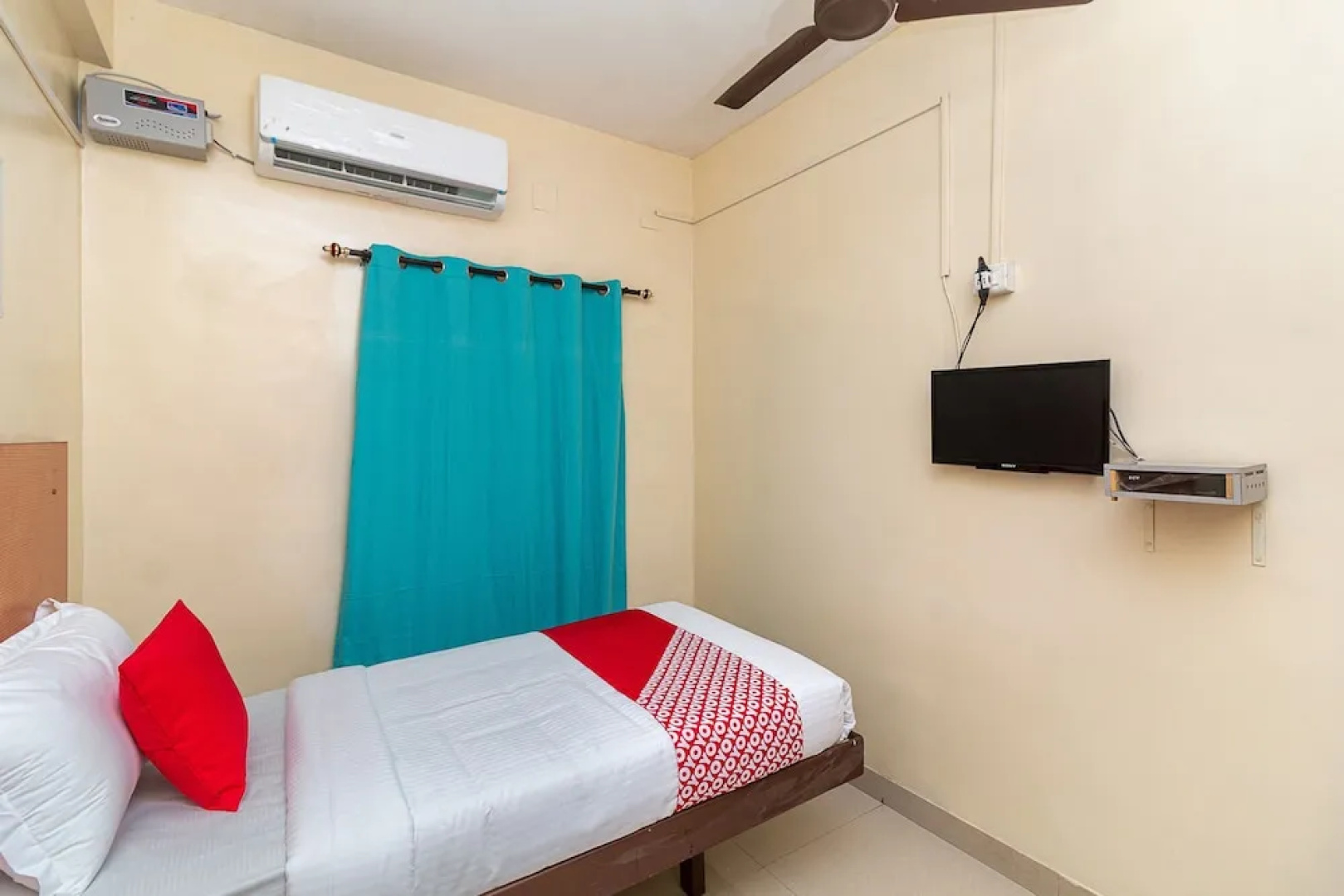 OYO 40877 Pvslodge