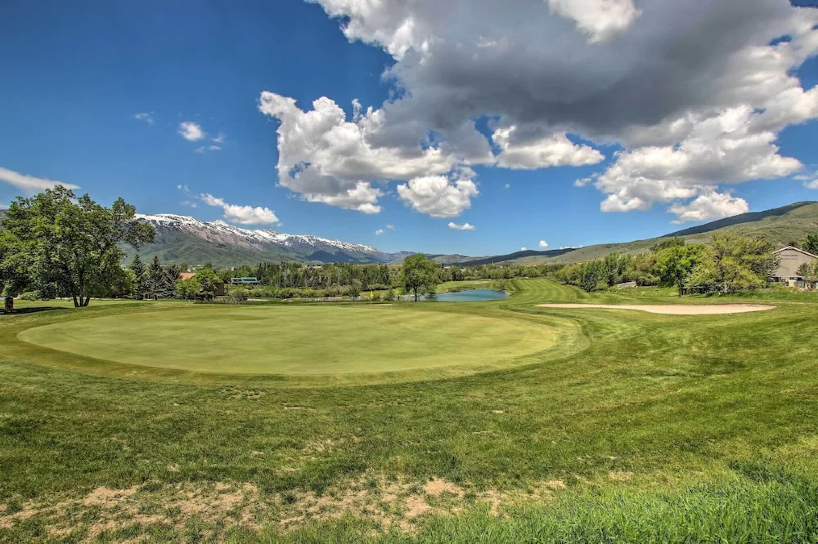 Eden Condo w/ Balcony & Views: Near Ski Slopes!