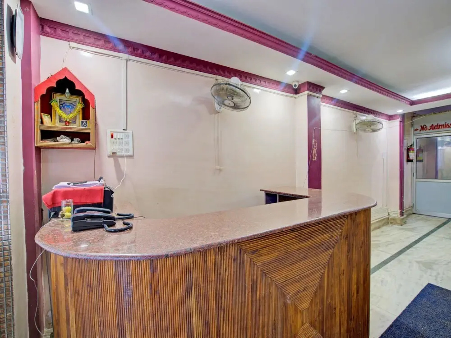 SPOT ON 45004 Hotel Royal Orchid