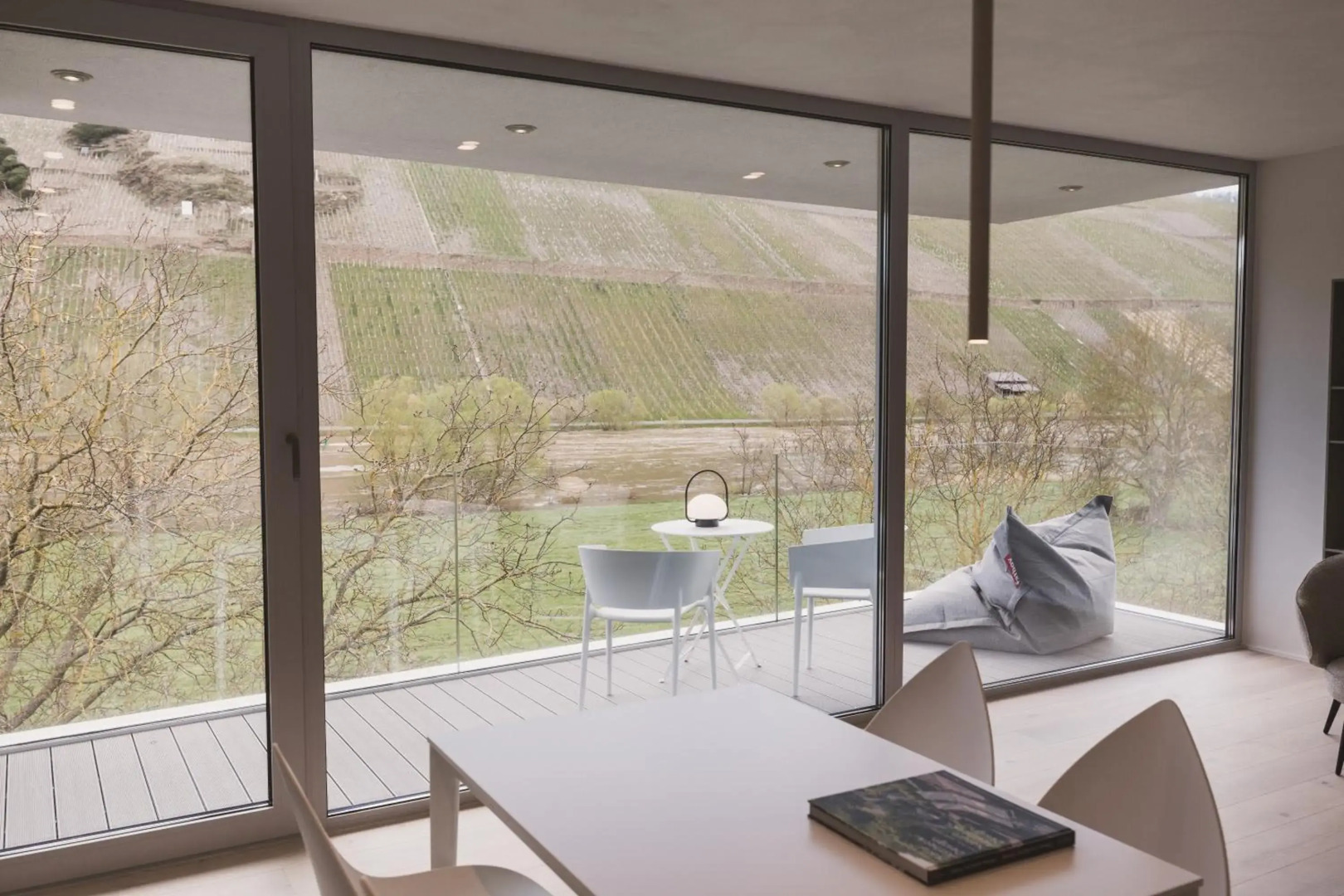 STEILLAGE - Design Moselsuiten mit Panoramablick und SPA