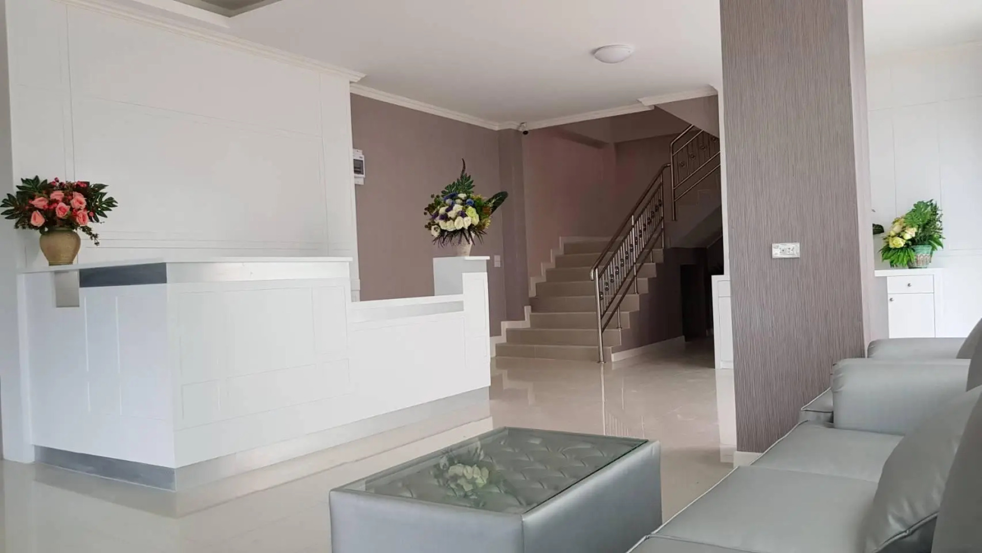 Crystal Place Prathai