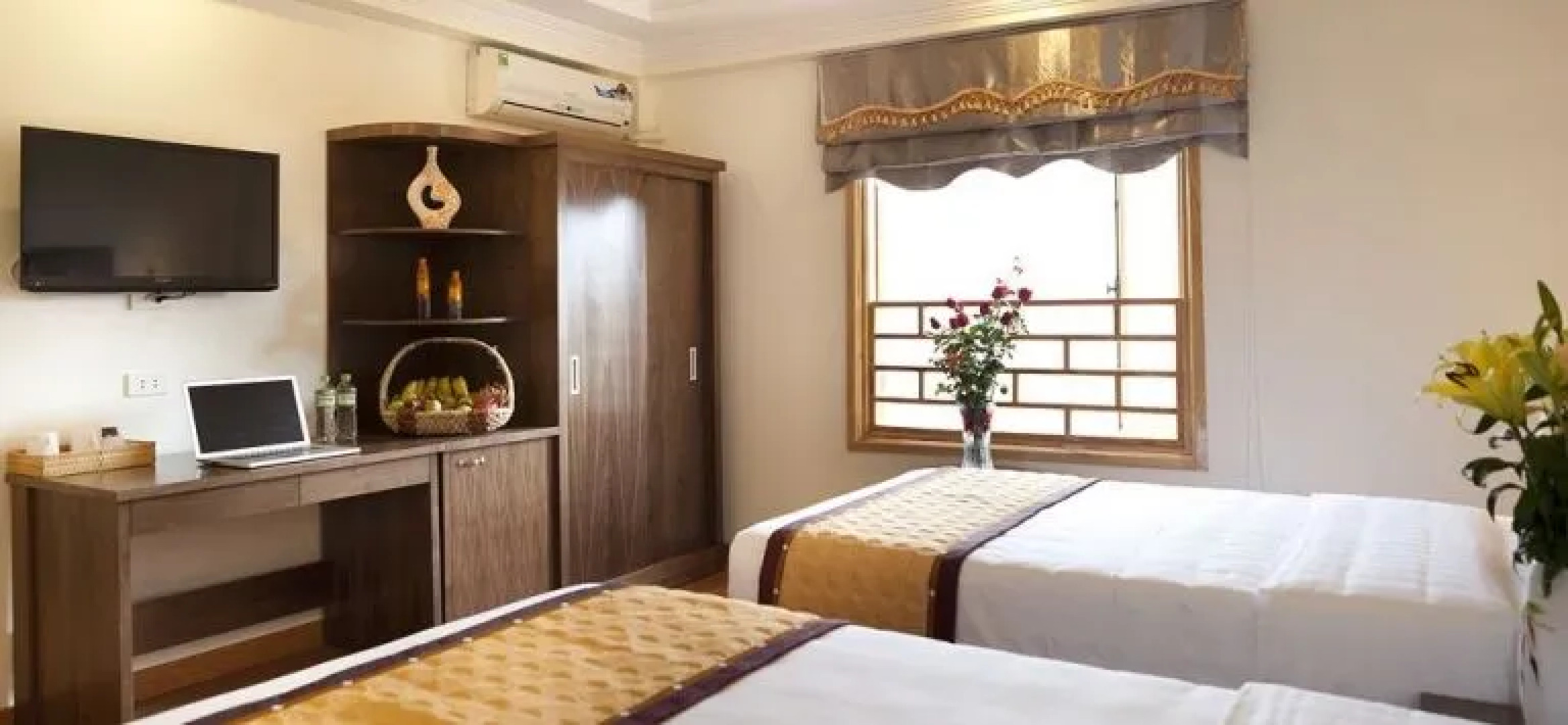 Eden Mountain View Hotel