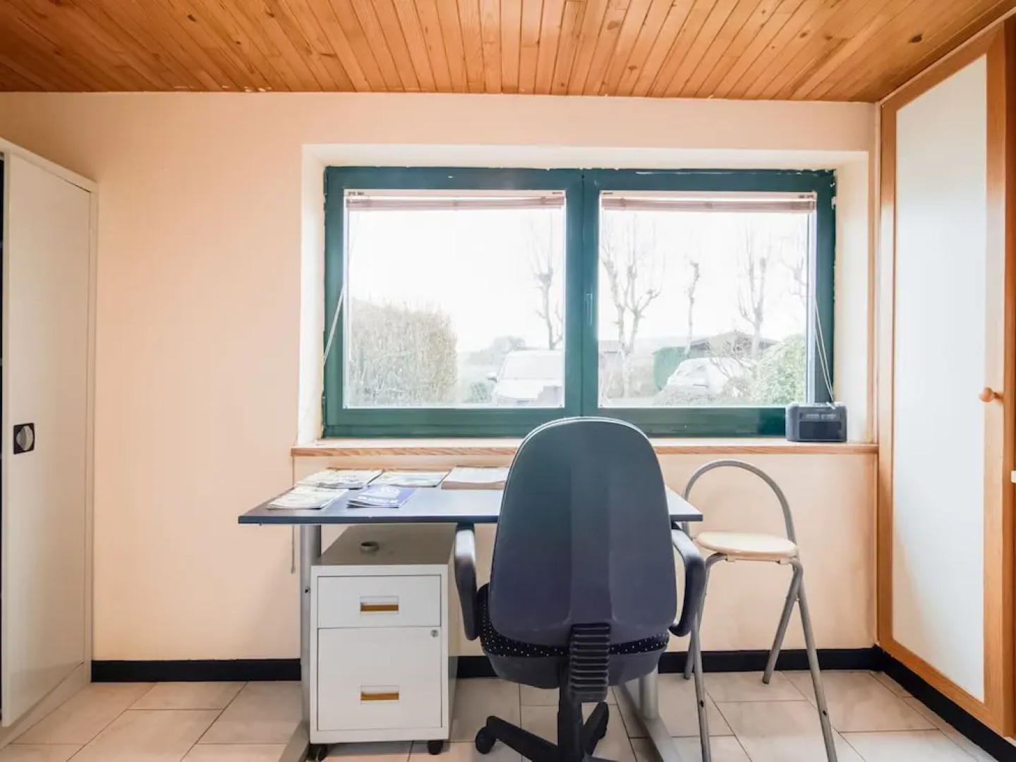 Cottage in Vaux-sur-sure With Garden