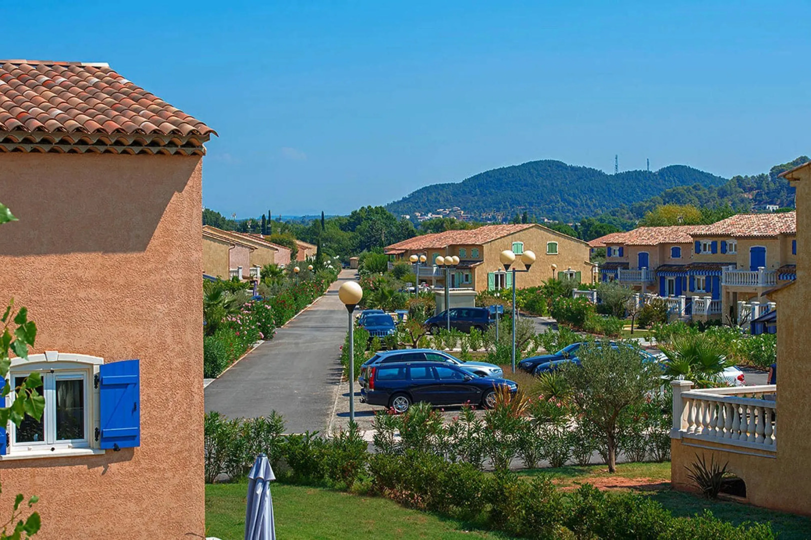 Terraced house with air conditioning in the residence Le Clos des Oliviers