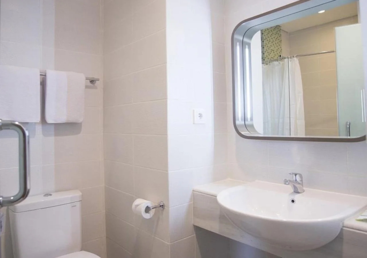 Zest Jemursari by Swiss-Belhotel International