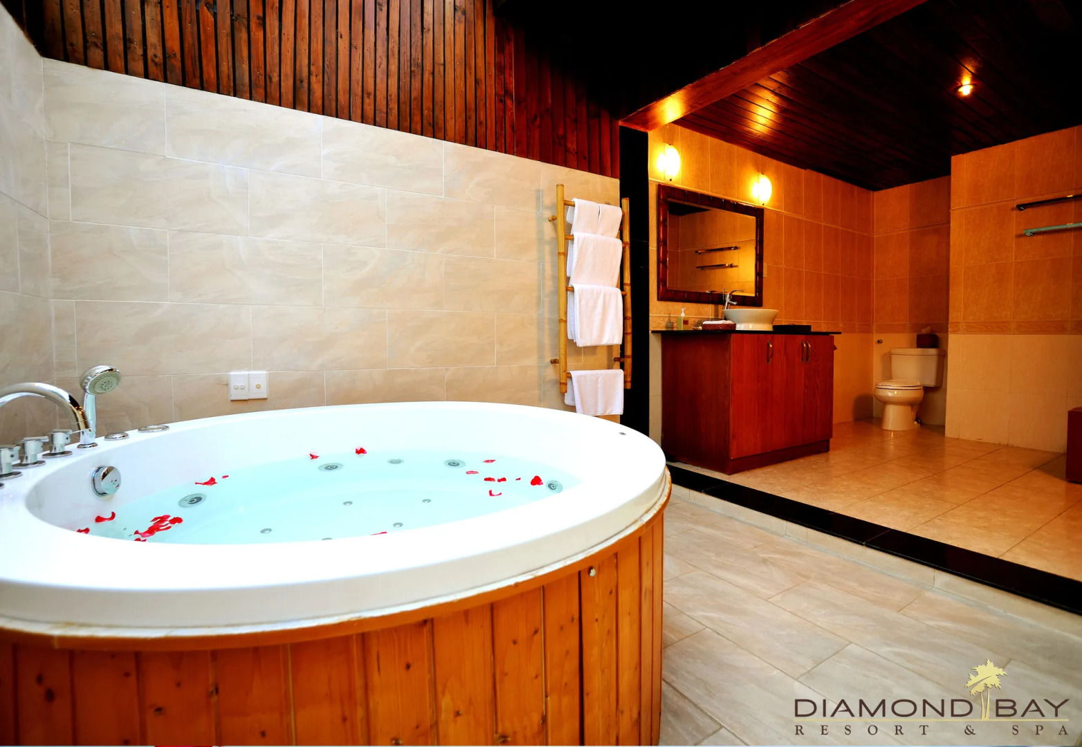 Diamond Bay Resort and Spa