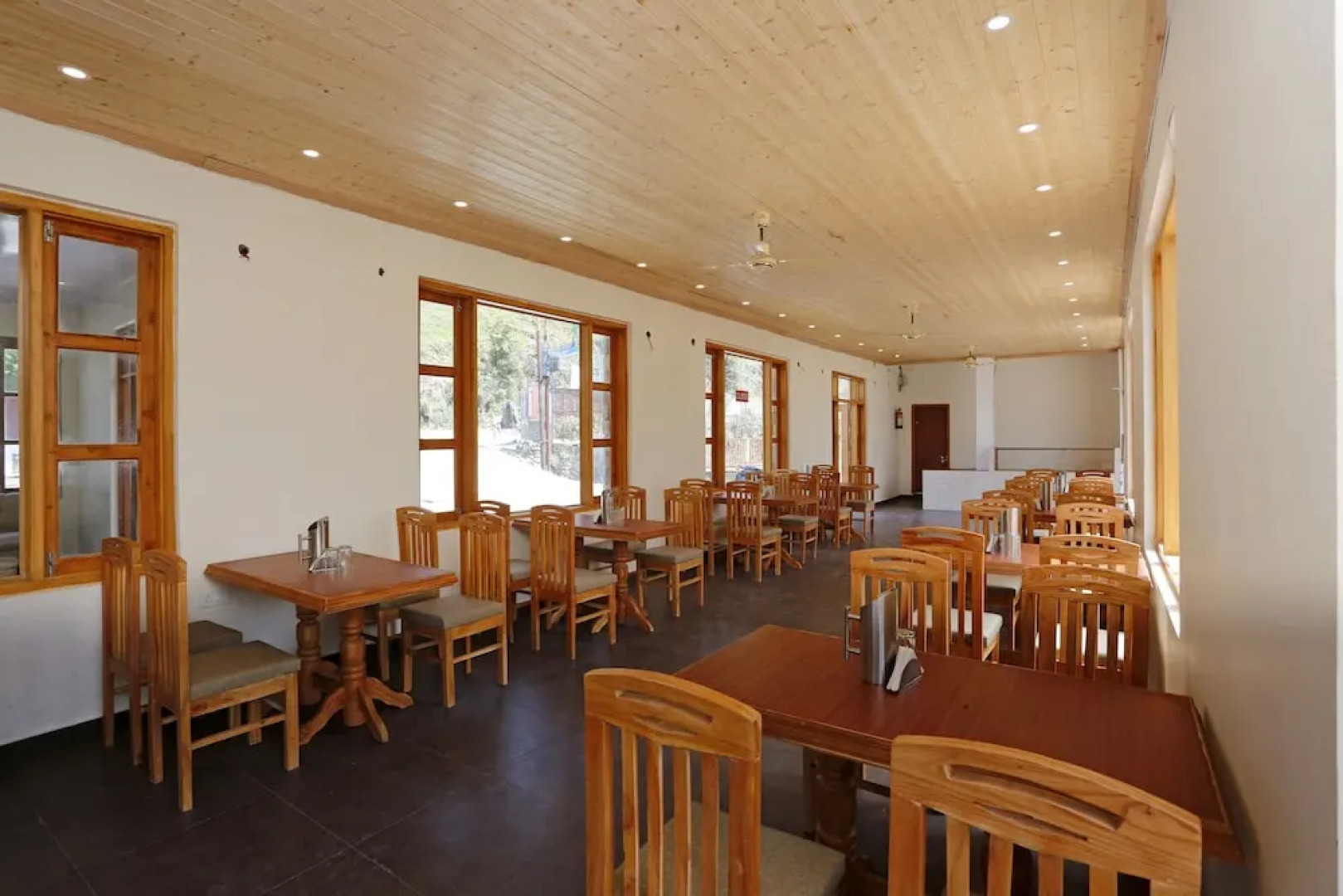 OYO Rooms Kempty Falls Mussoorie