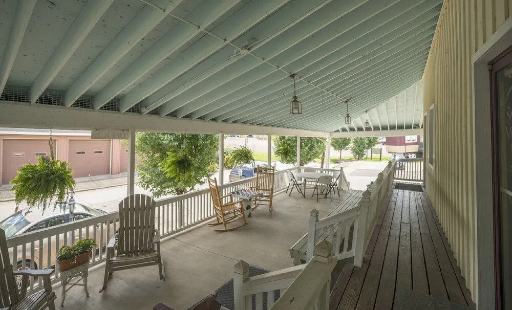 Sugarcreek Village Inn