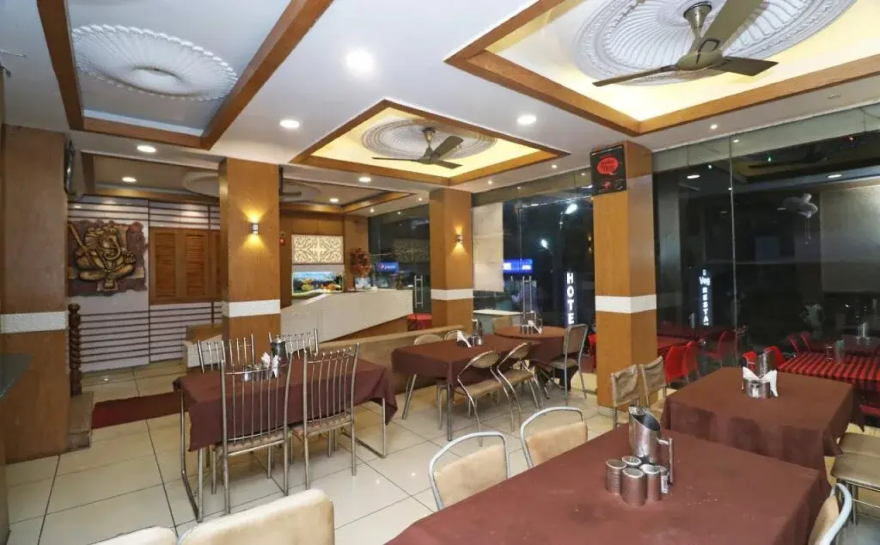 Hotel Saket By OYO Rooms