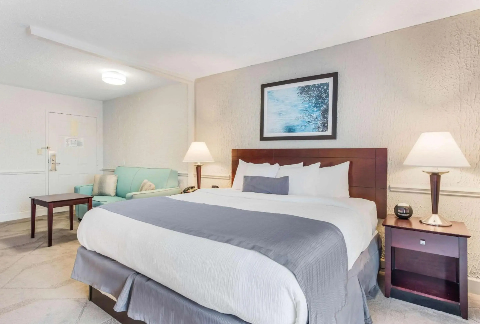 The Blu Hotel Blue Ash Cincinnati, an Ascend Collection Hotel