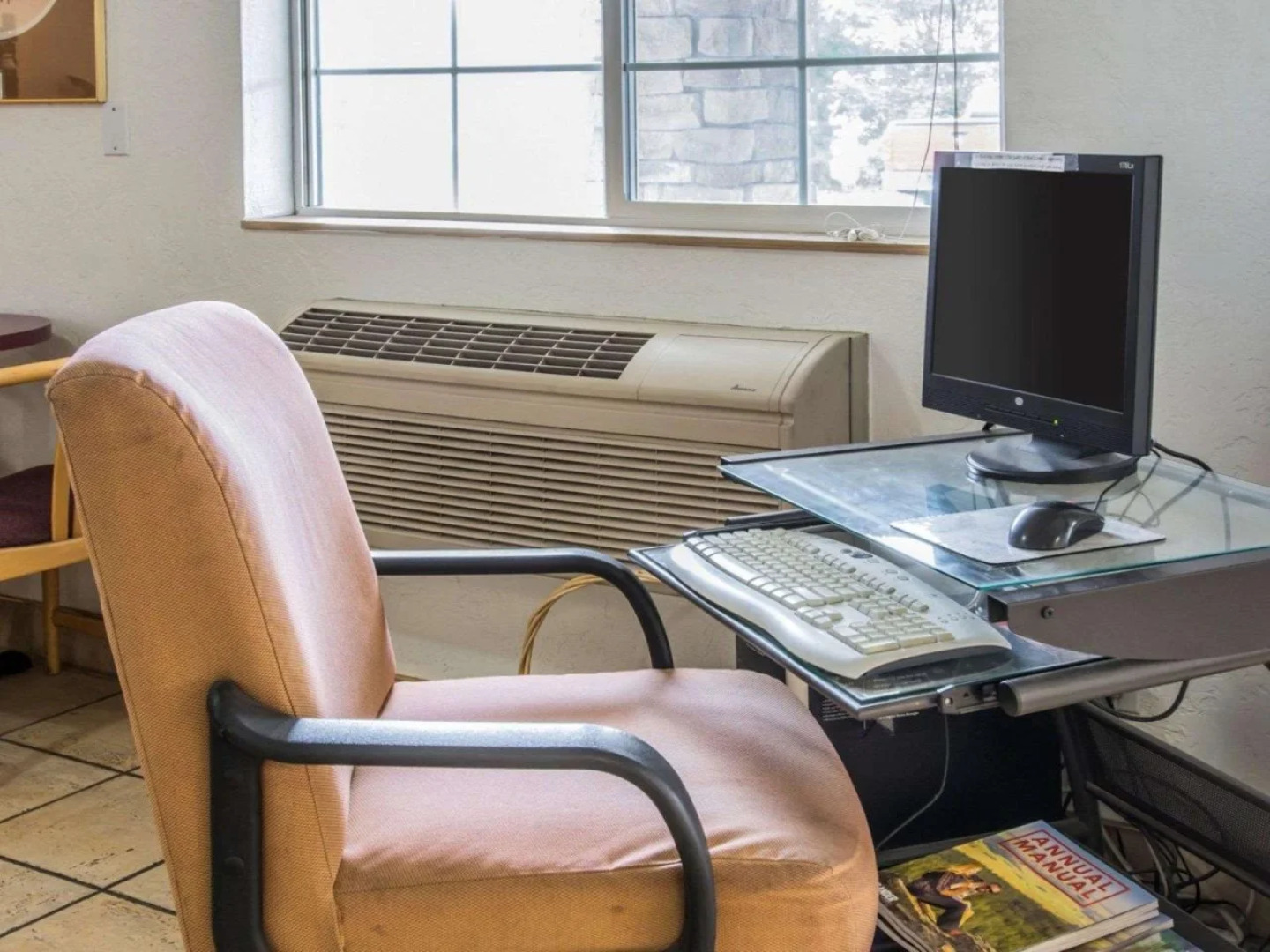 Econo Lodge & Suites Spokane