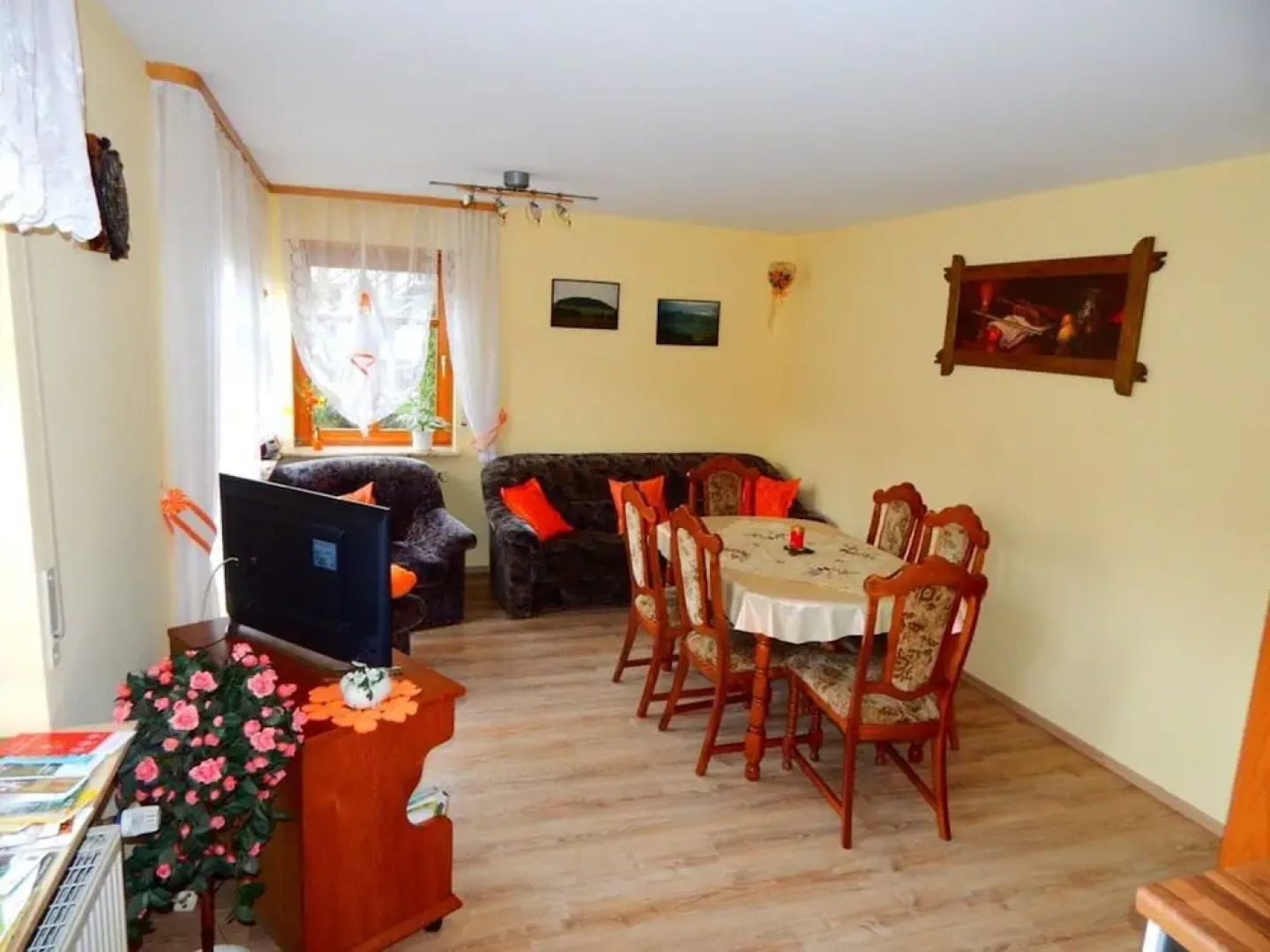 Reinhart / Large Holiday Apartment