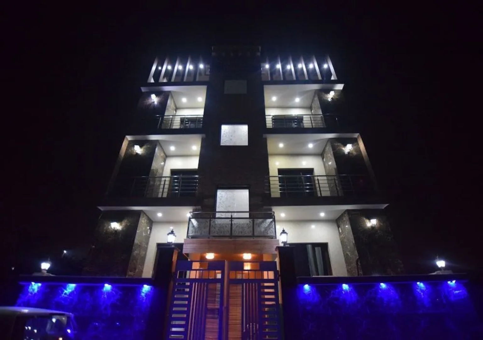 Sangvi Palace Hotel