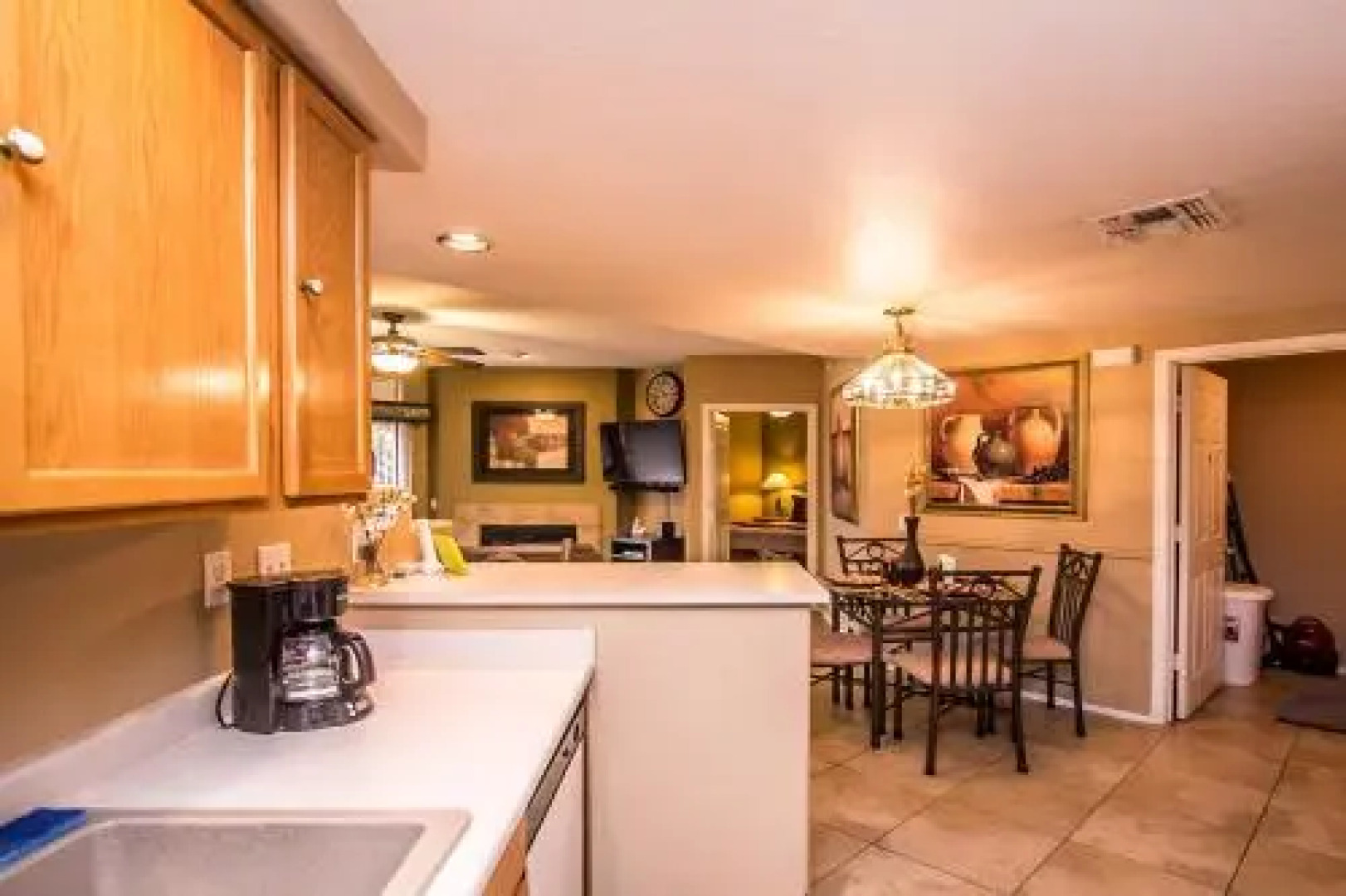 Private Resort Community Surrounded By Mountains w/3 Pool-Spa Complexes, ALL HEATED & OPEN 24/7/365!