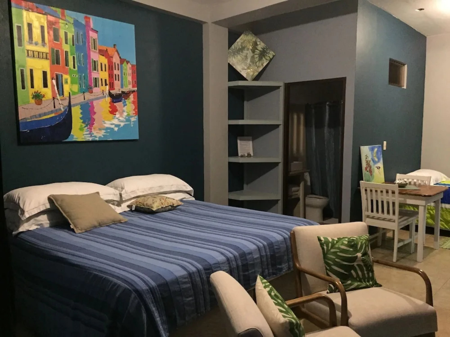 Bluebay Bugenvil Lake Lodge