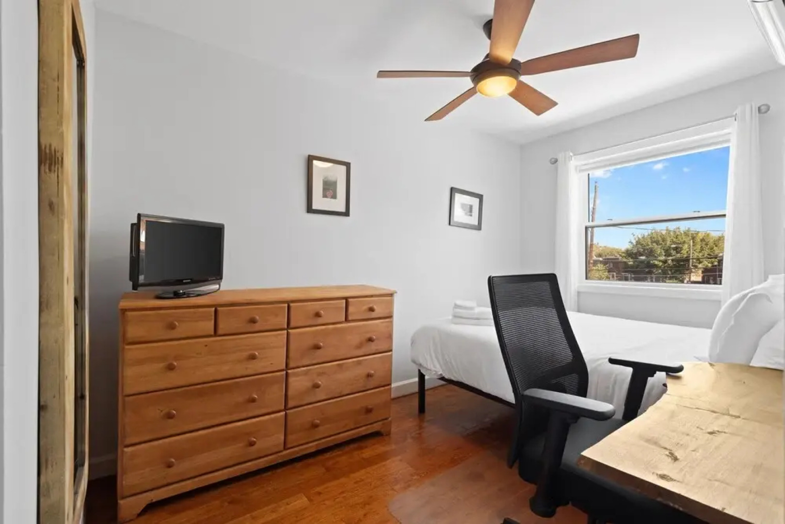 Entire 2-br Townhome Mins From Del Ray Old Town