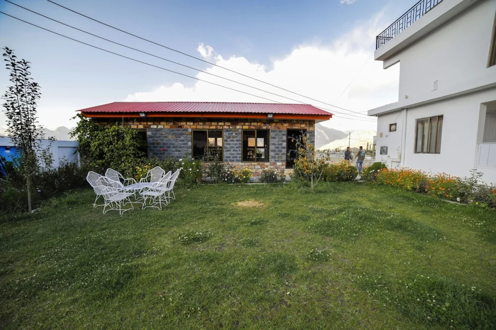 Roomph Premium Al Noor Airport Road