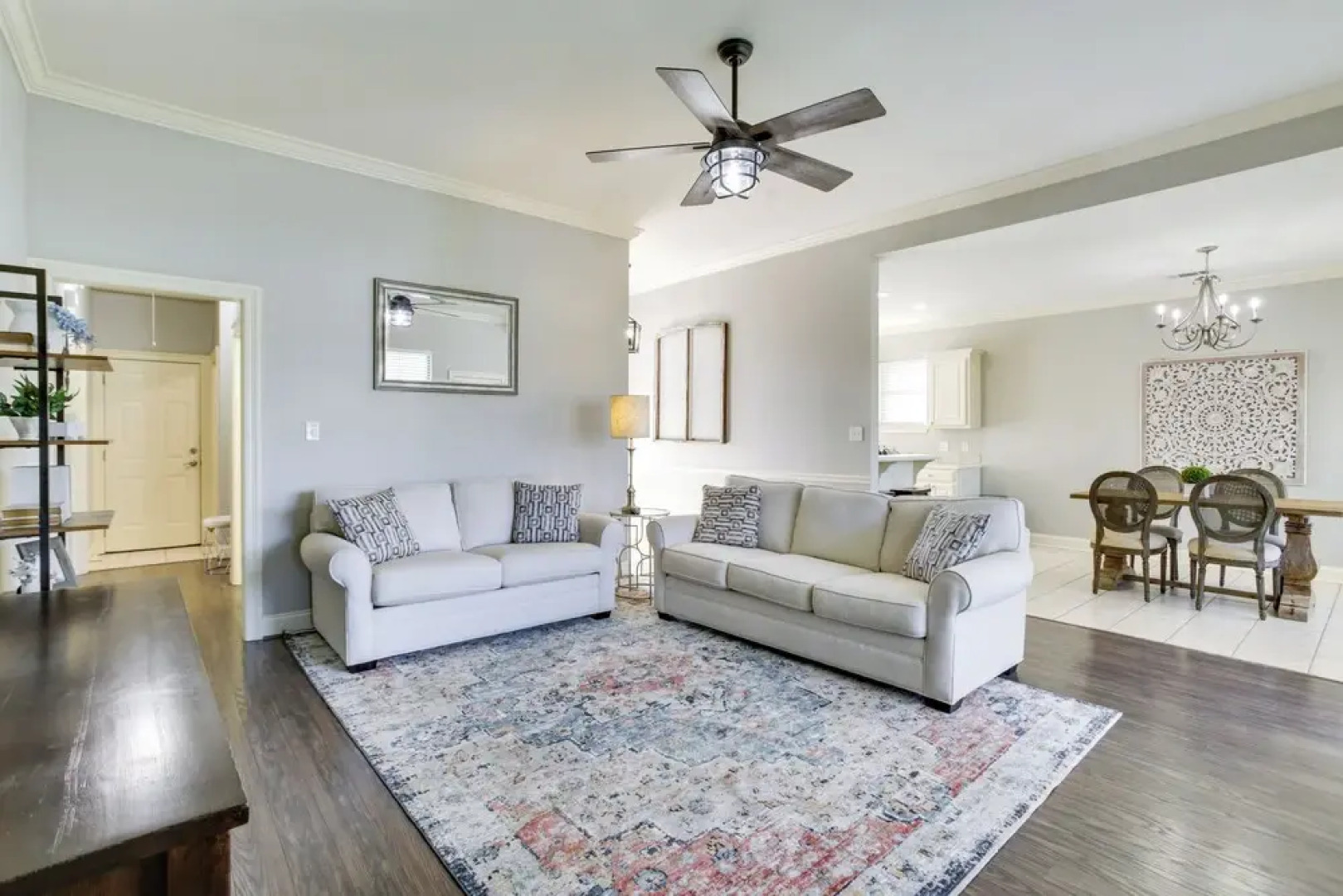 Canalfront Baton Rouge Home w/ Patio: 6 Mi to Lsu!