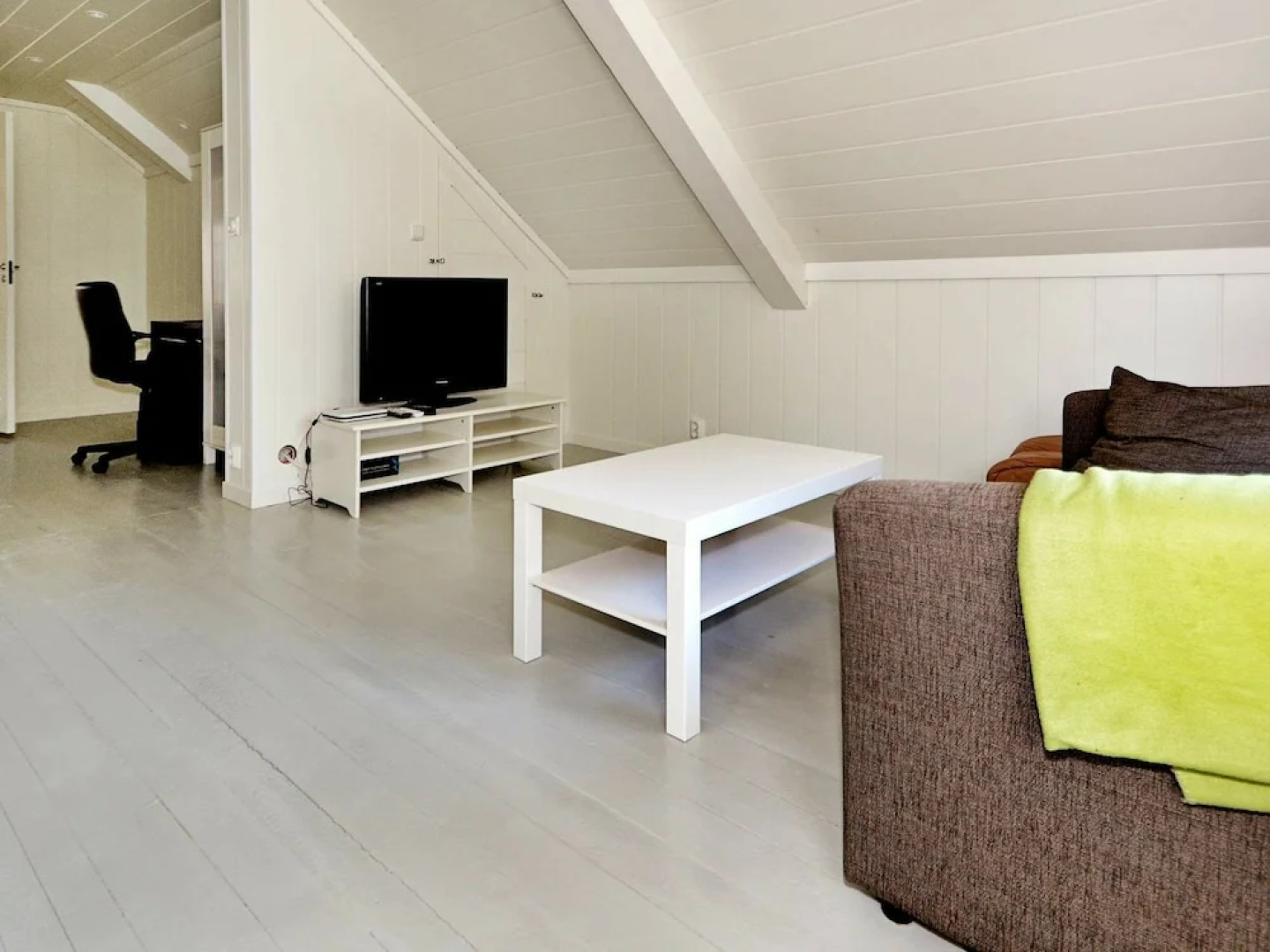 Holiday Home in Høvåg