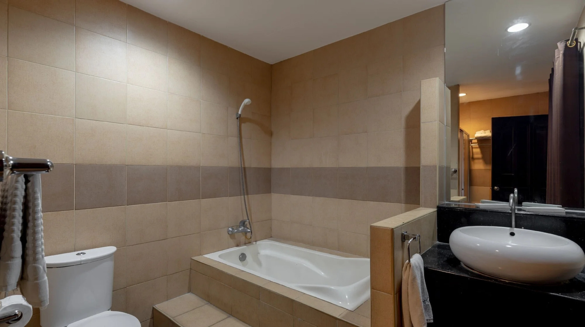 Check Inn Pension Arcade