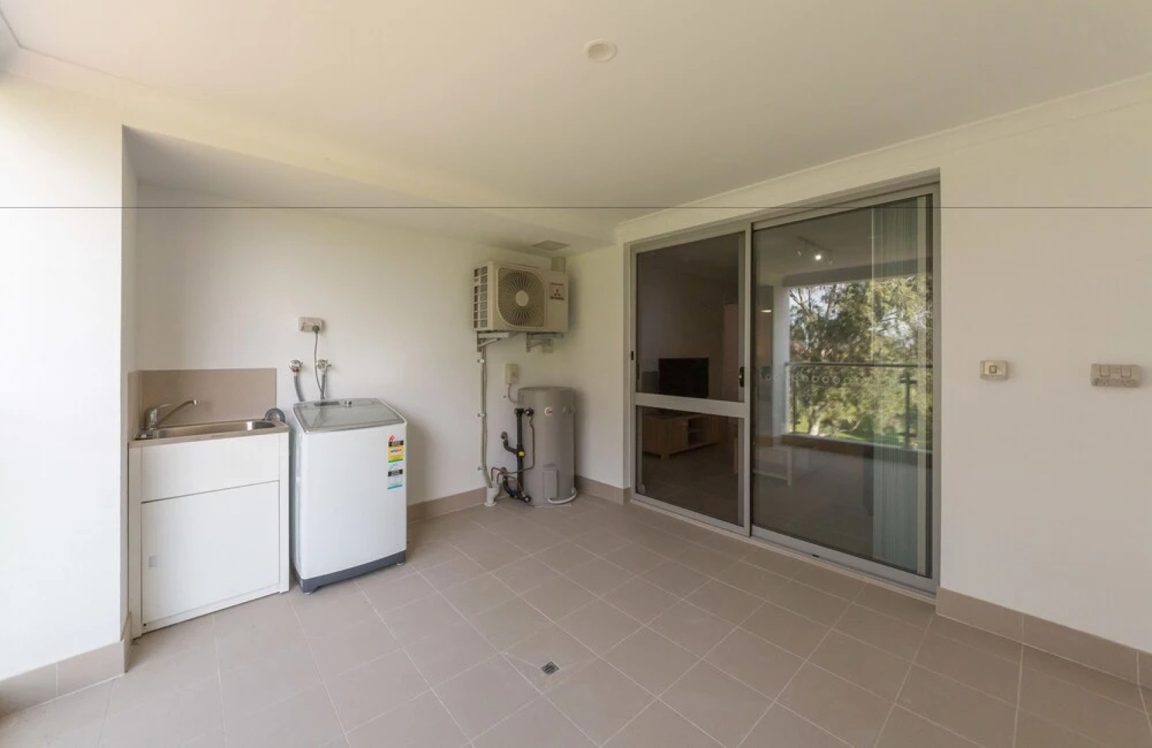 Lakeview Apartment Suite 19