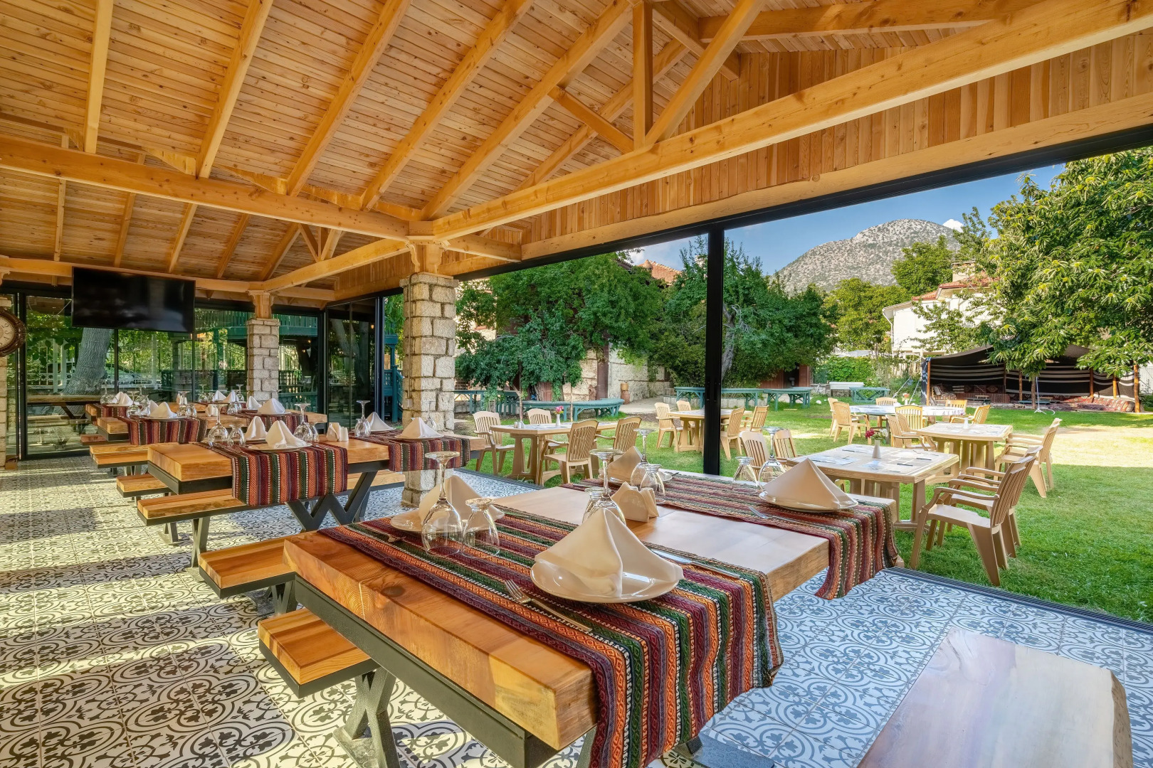 Yoruk Ali Konagi ve Yayla Evleri