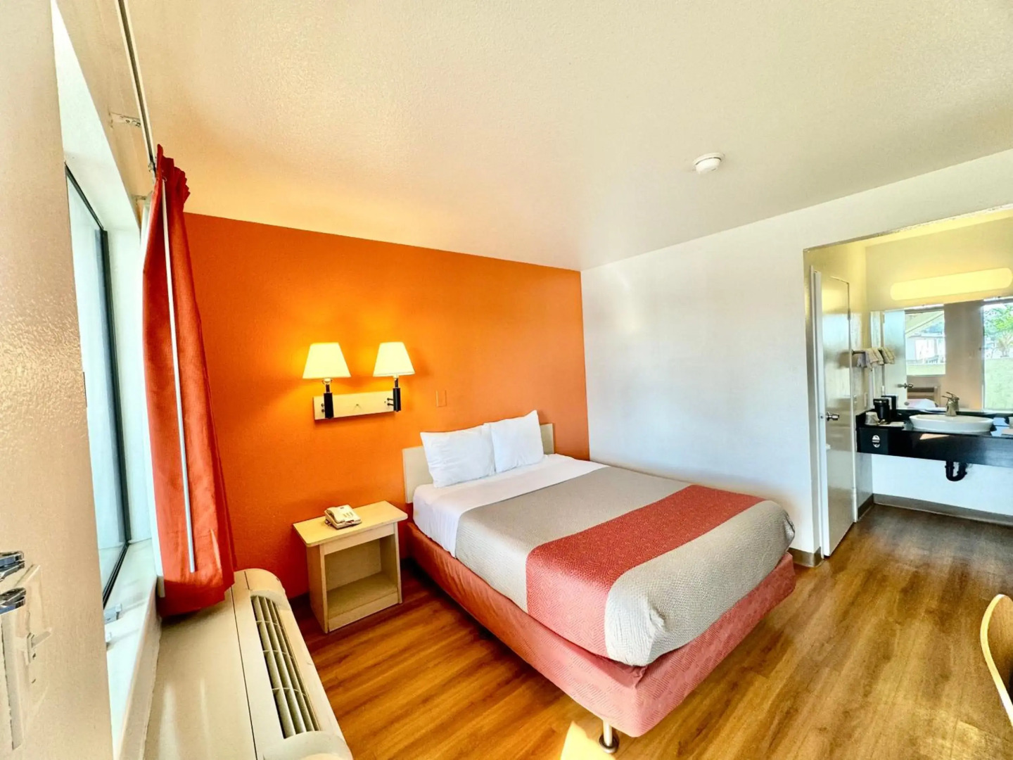 Motel 6 Bellflower, CA - Los Angeles