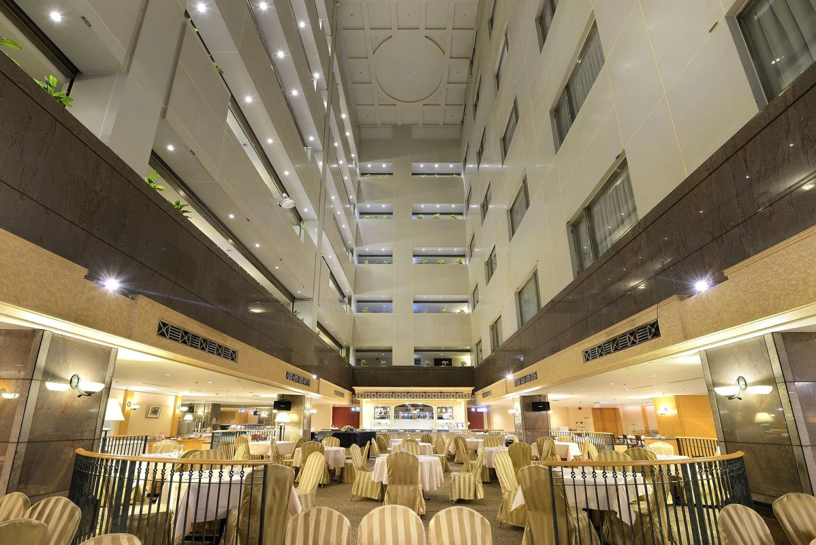 Le Midi Hotel Jungli