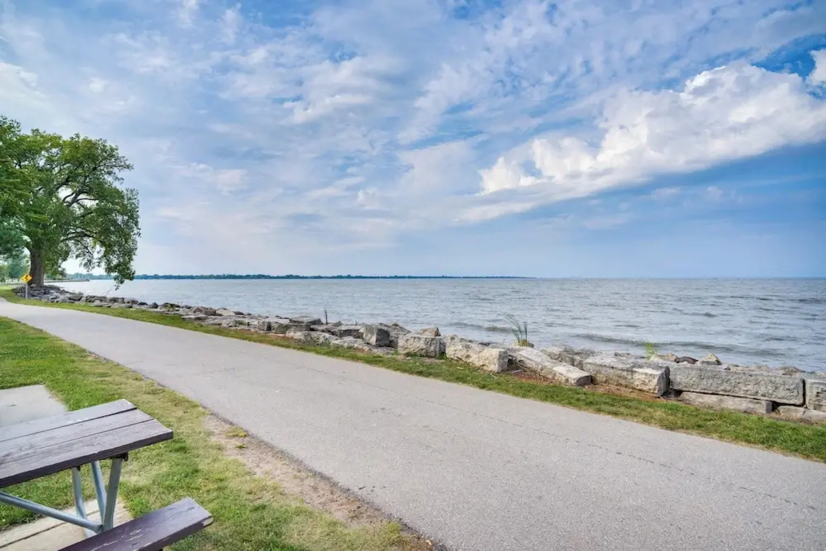 Walk to Main St Fond du Lac: Retreat w/ Yard