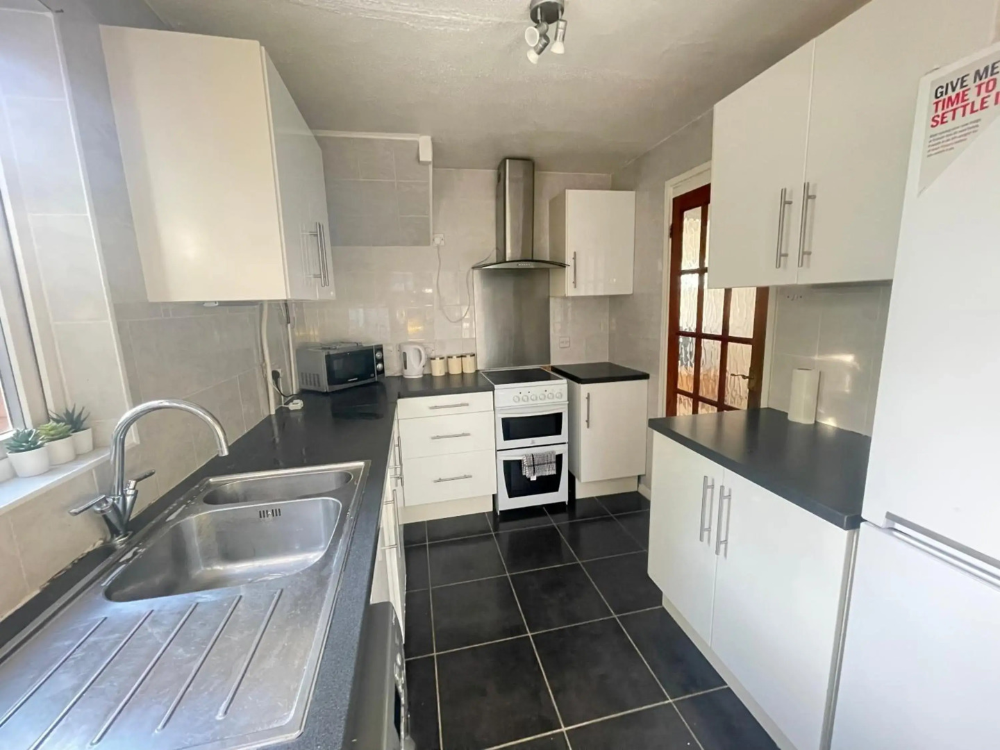 Swift Close Contractors & Leisure Apartment by Leecroft Stays