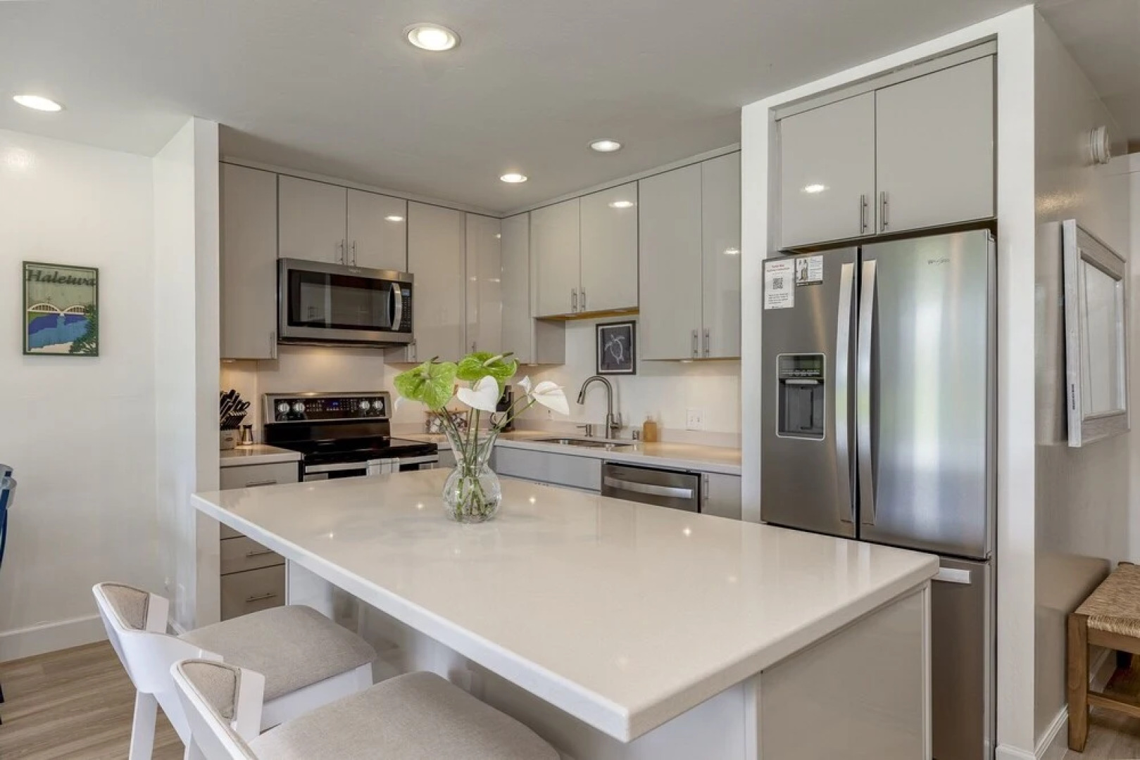 Kuic146w 1 Bedroom Condo by RedAwning