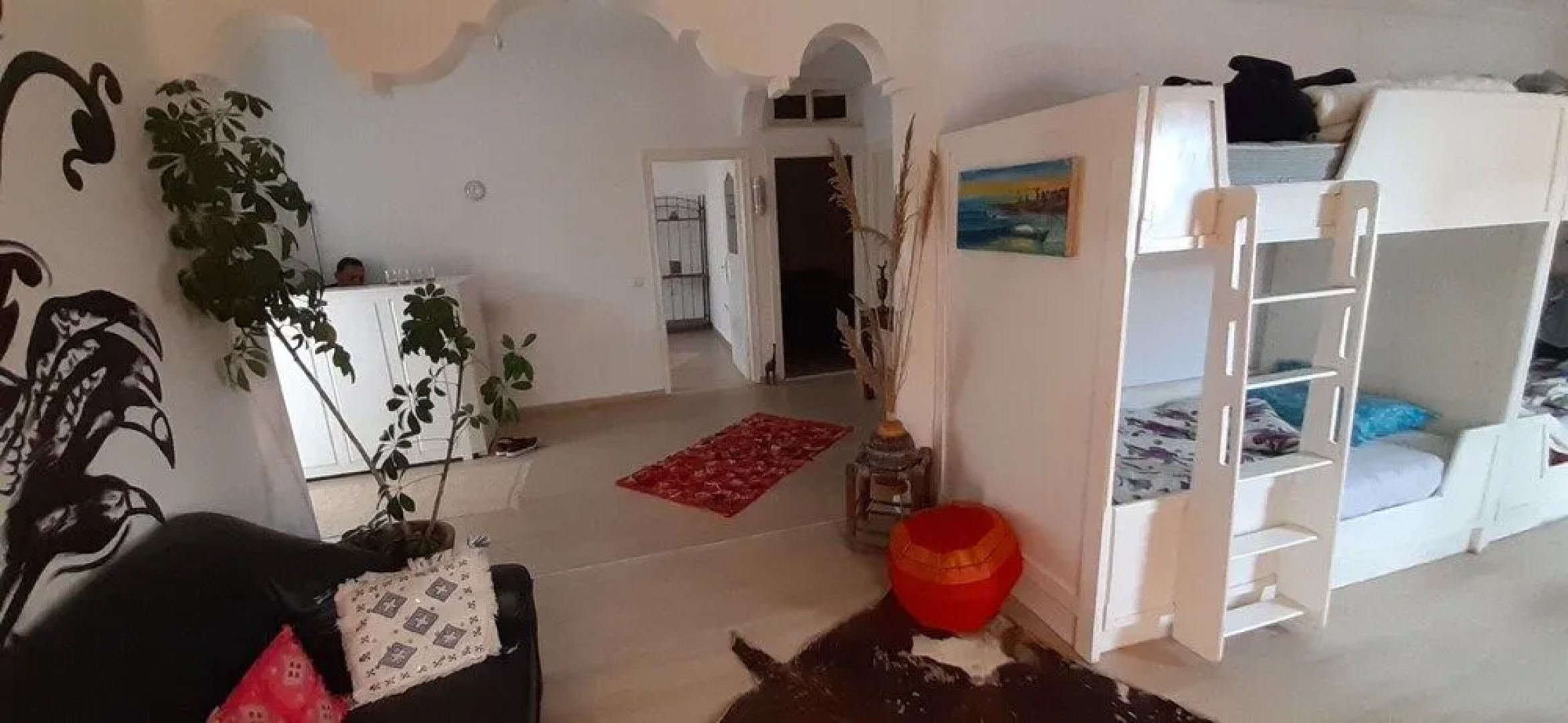 Cozy White House - Hostel