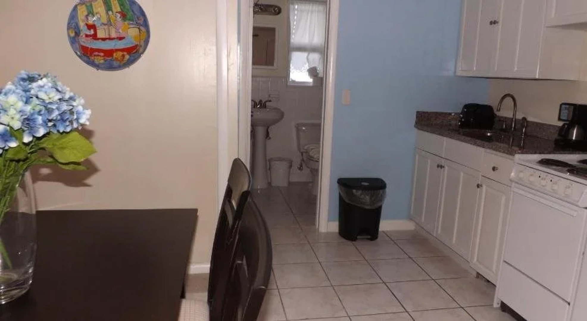 Eamon James Apartments & Suites