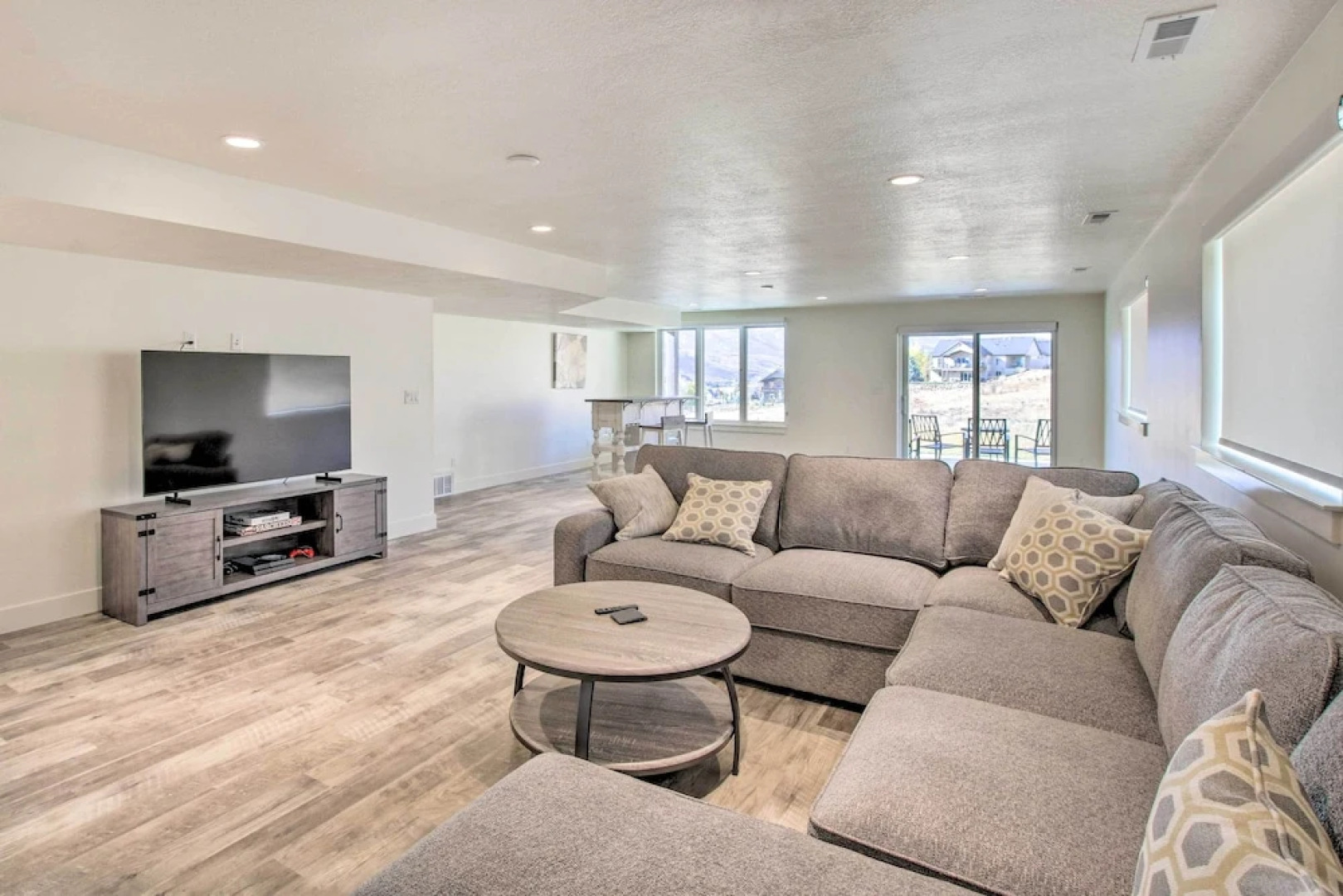 Scenic Eden Gem w/ Hot Tub ~ 6 Mi to Ski Area