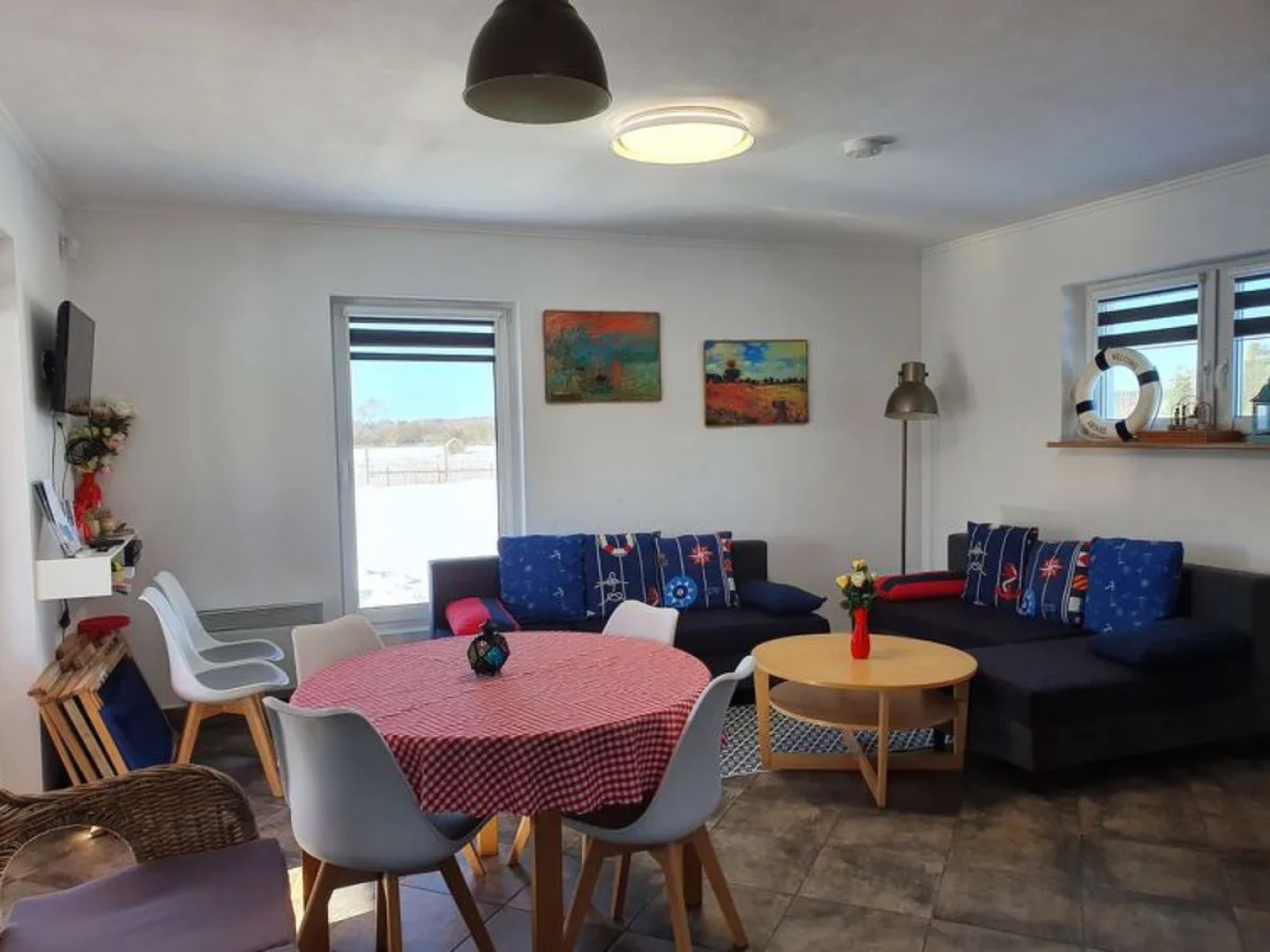 "MODRZEWIOWY ZAKąTEK"