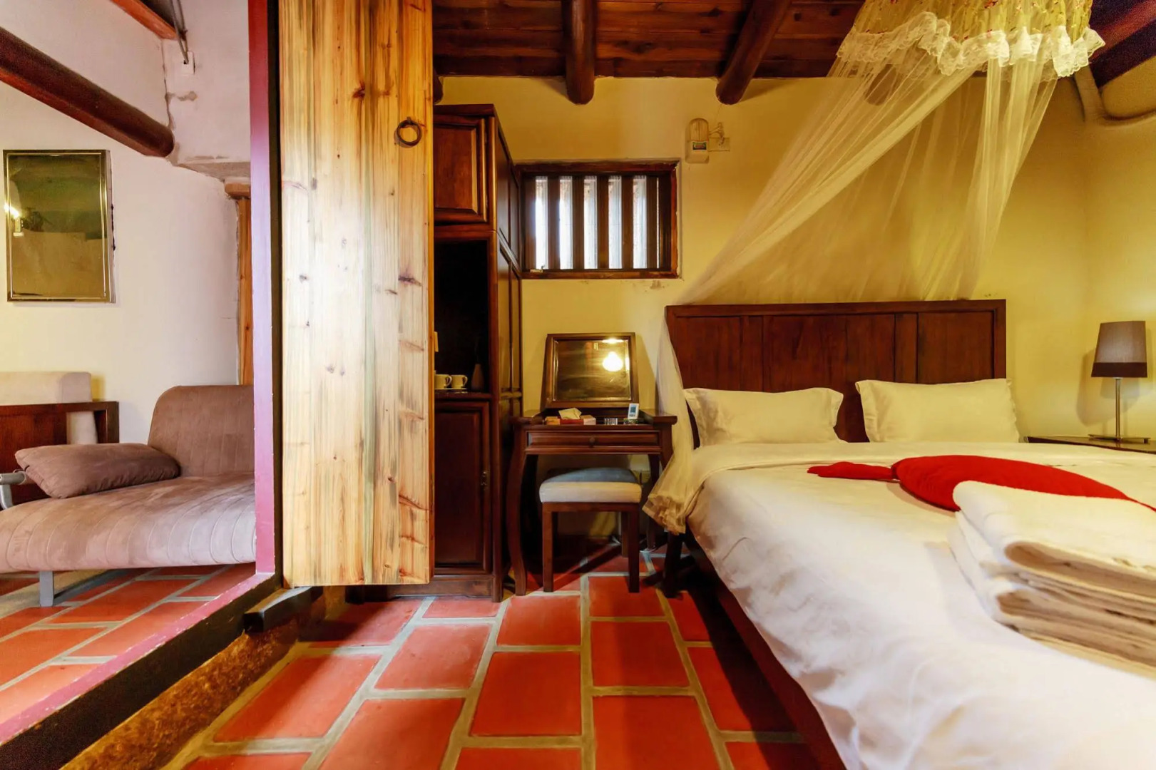 King Lam No 110 Bed & Breakfasts