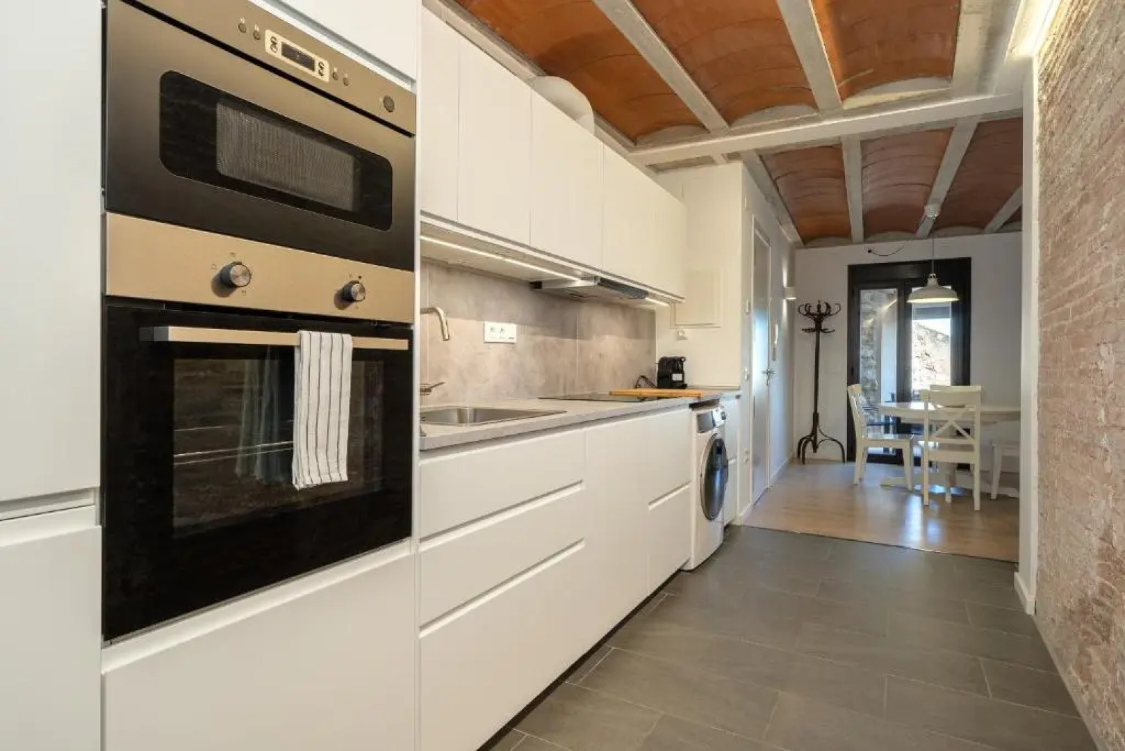 Hauzify I Apartaments Montblanc