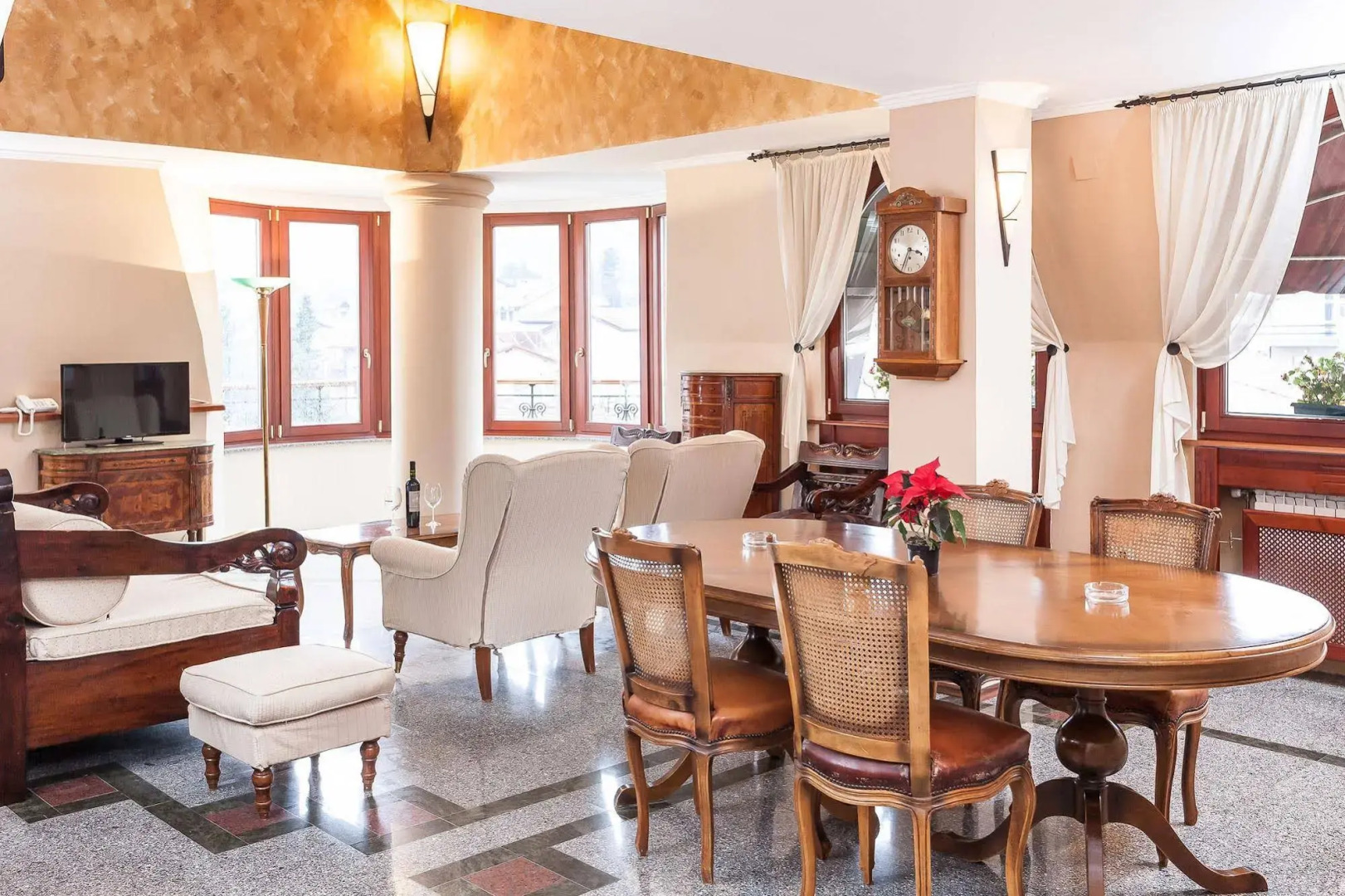 Modern Inn Boutique Hotel