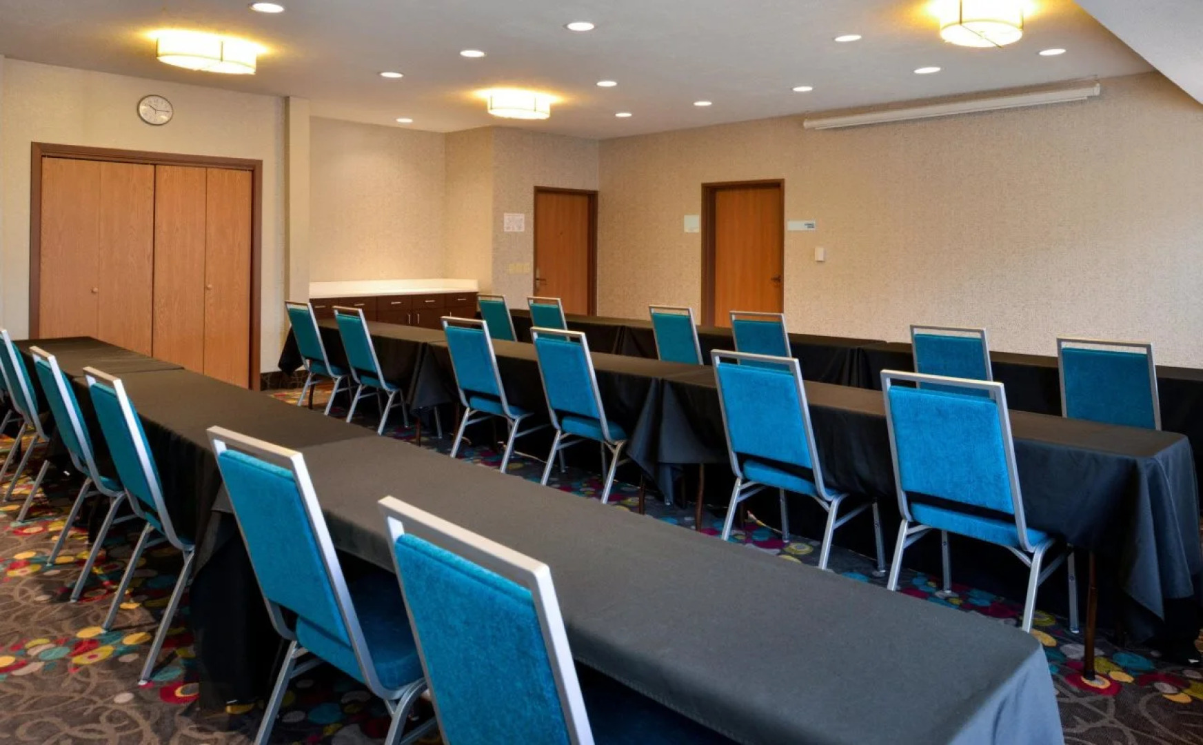 Holiday Inn Express & Suites Omaha West by IHG