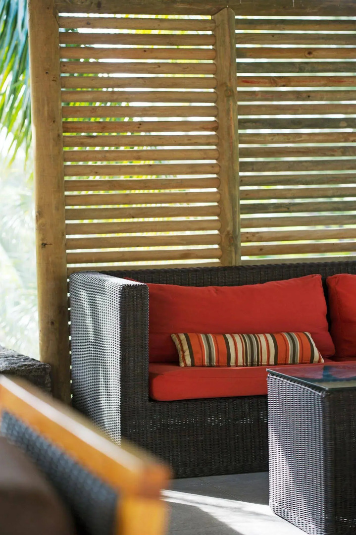 Lagoon Attitude - Adults Only