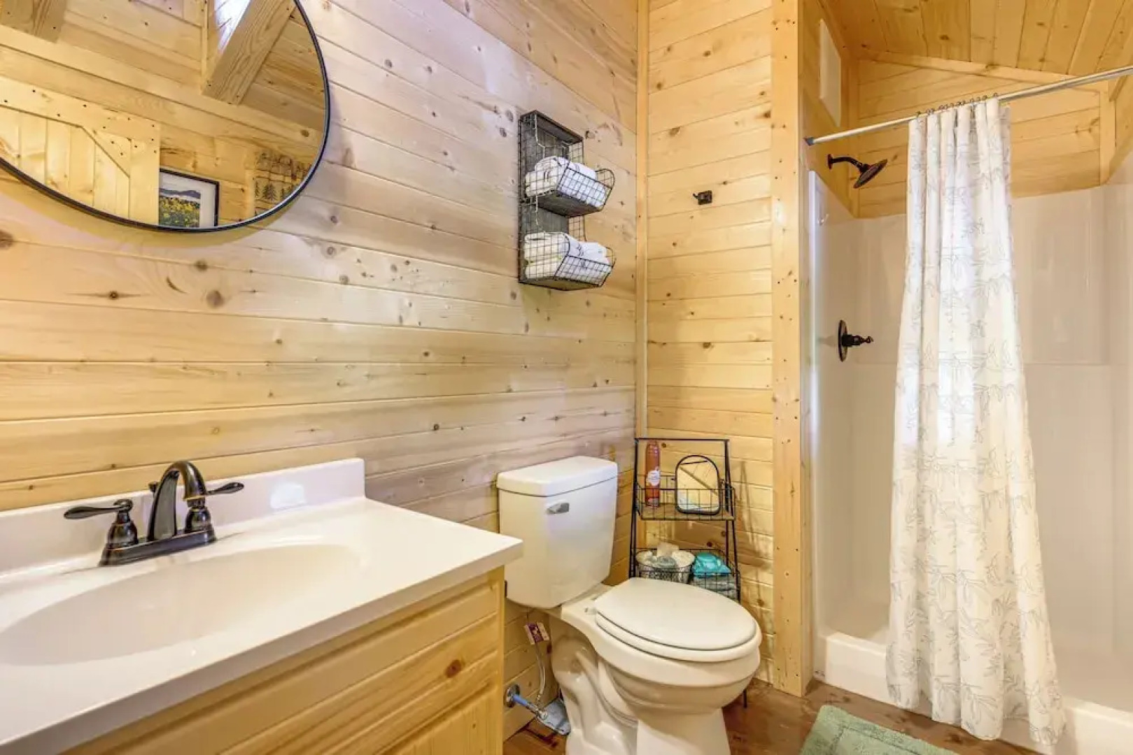 11 Mi to Smoky Mtns: Dog-friendly Sevierville Home