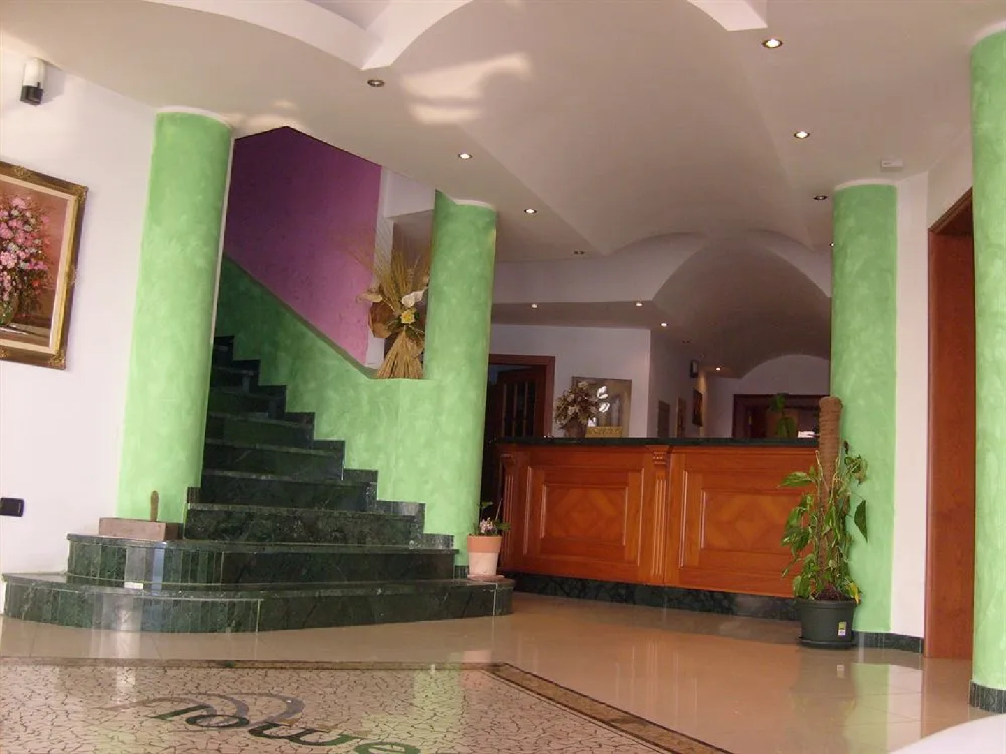 Hotel - Motel Flower