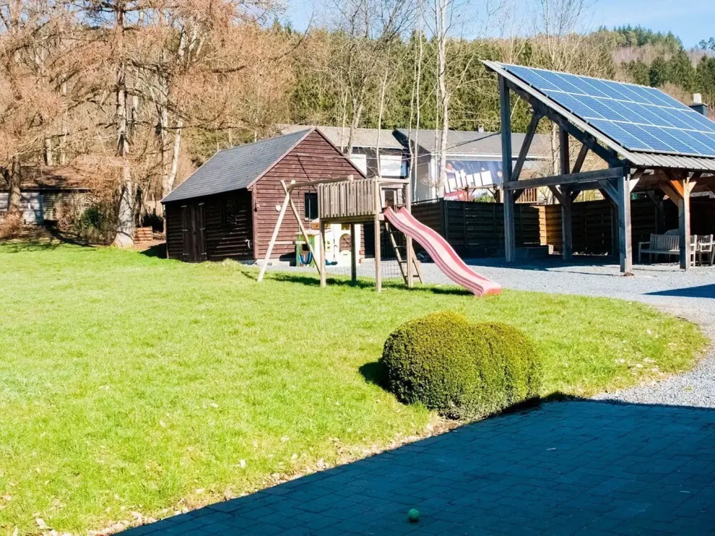 Suave Holiday Home in Vresse-sur-semois With Garden