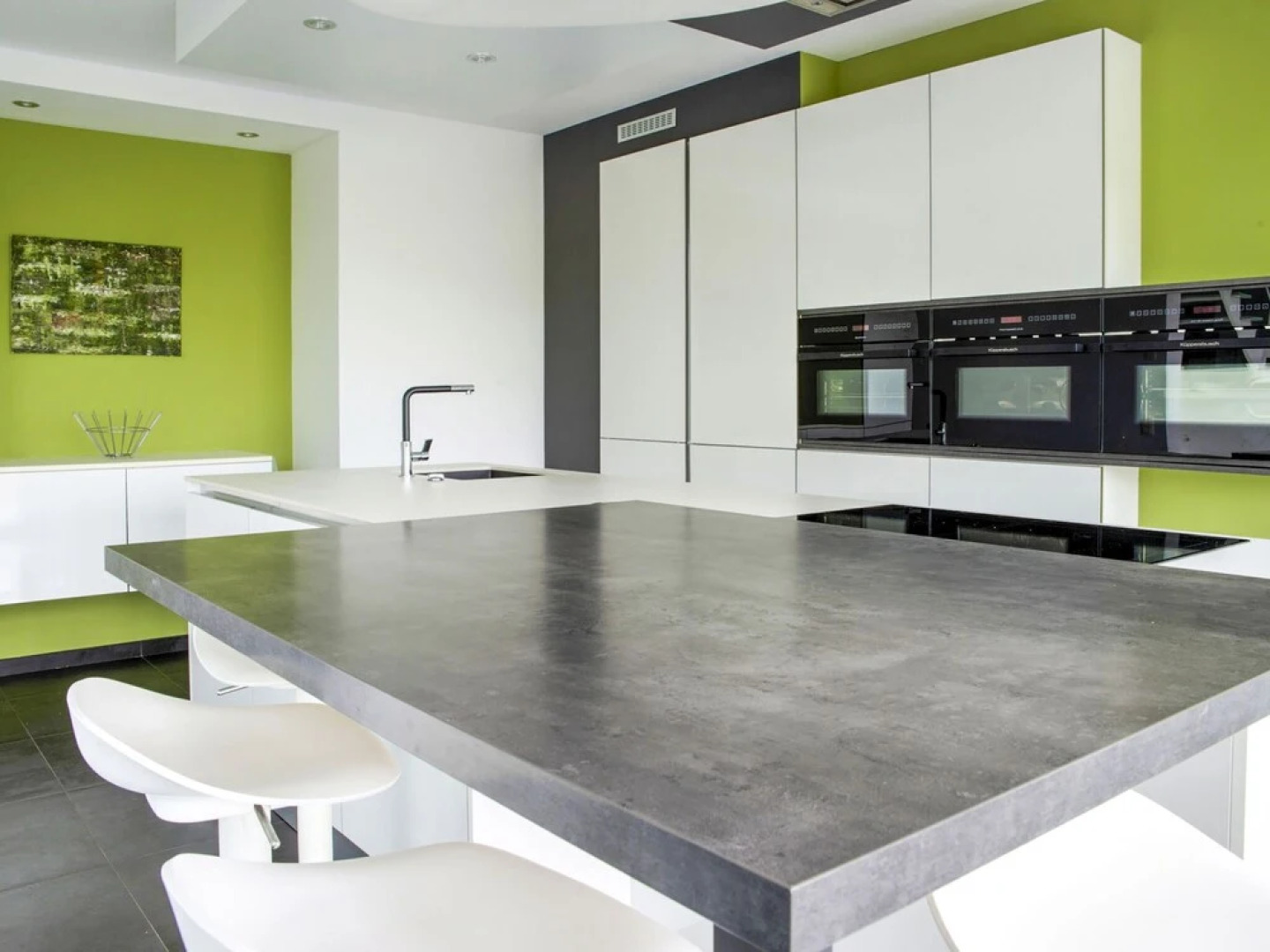 Plush Villa in Léglise near Forest