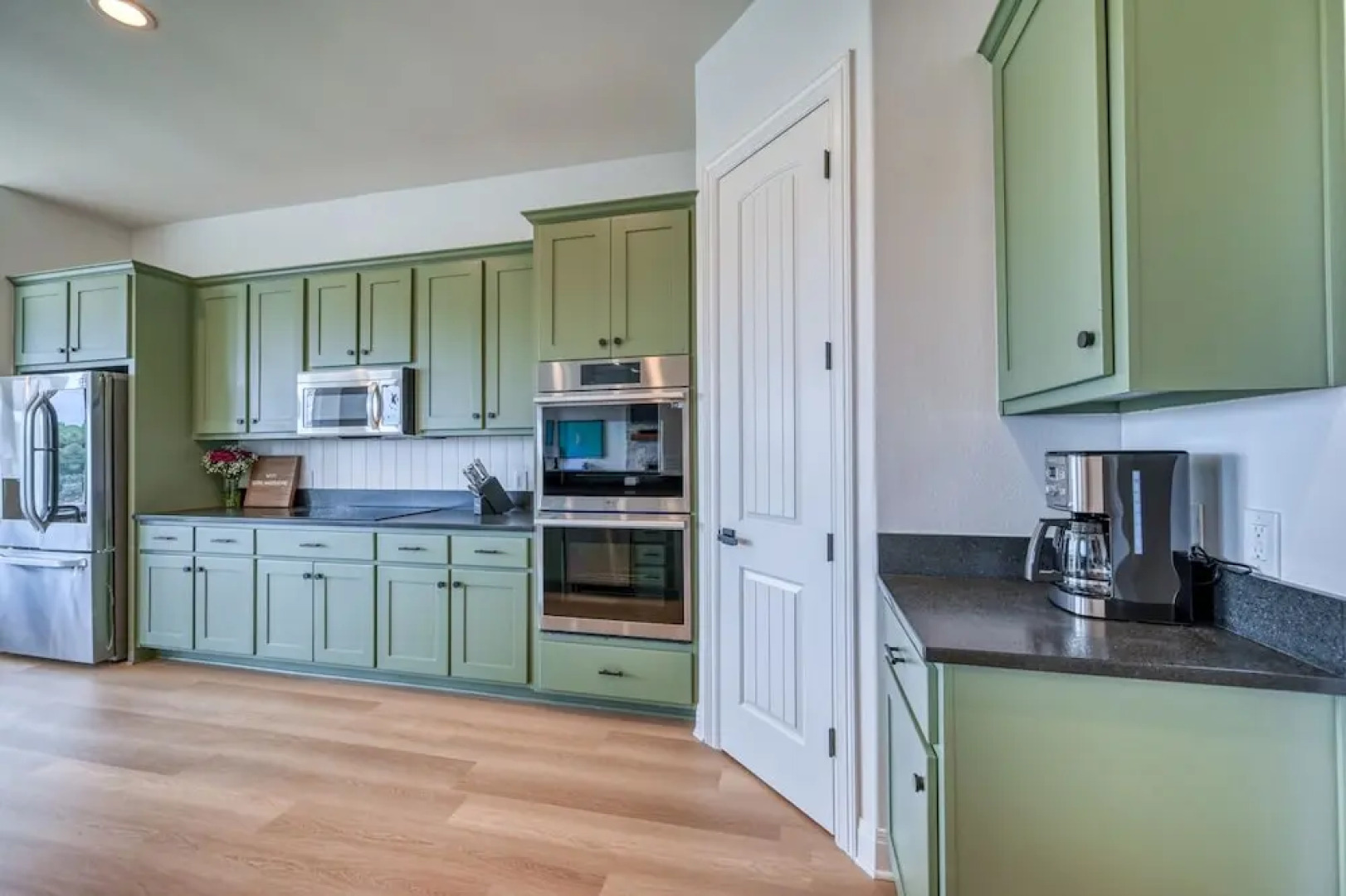 Luxury Lakefront Home-private Dock - Dipping Pool!