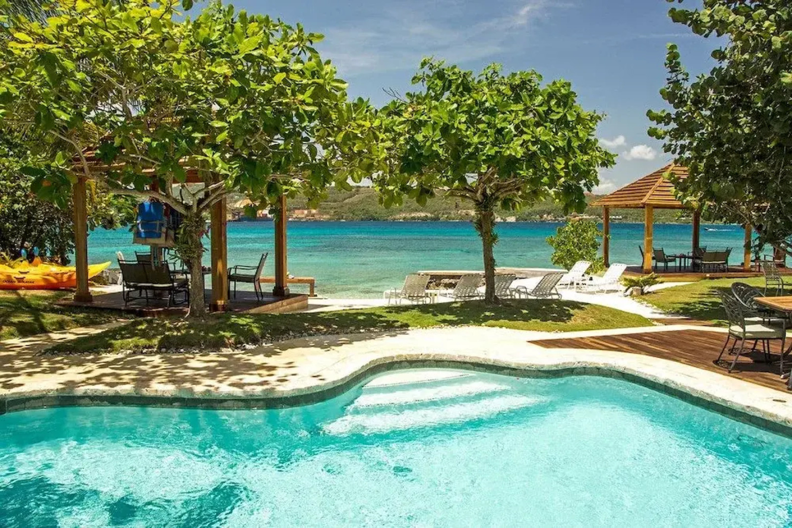 Seagrapes 5br by Jamaican Treasures